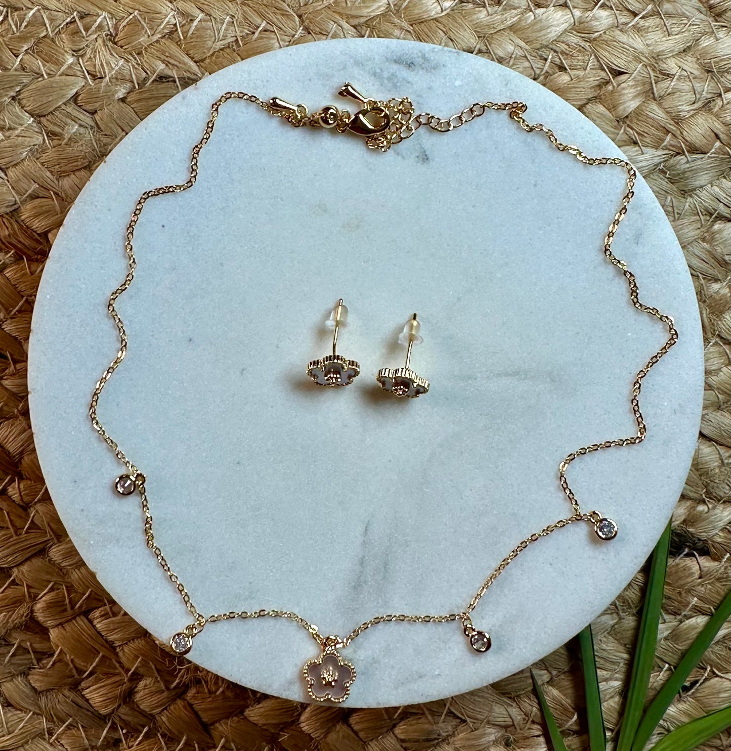 KAVYA PENDANT SET