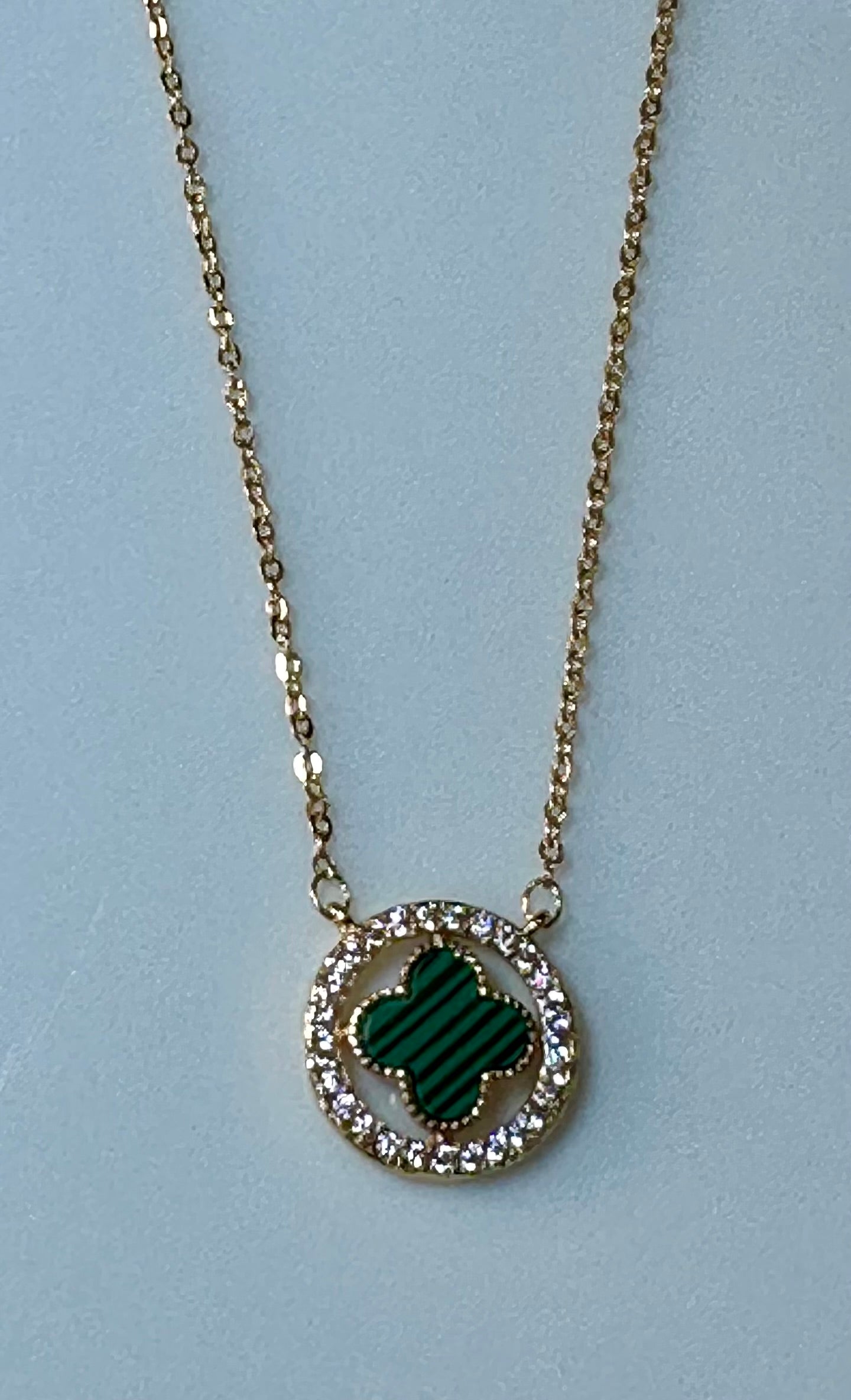 TANUJA PENDANT SET