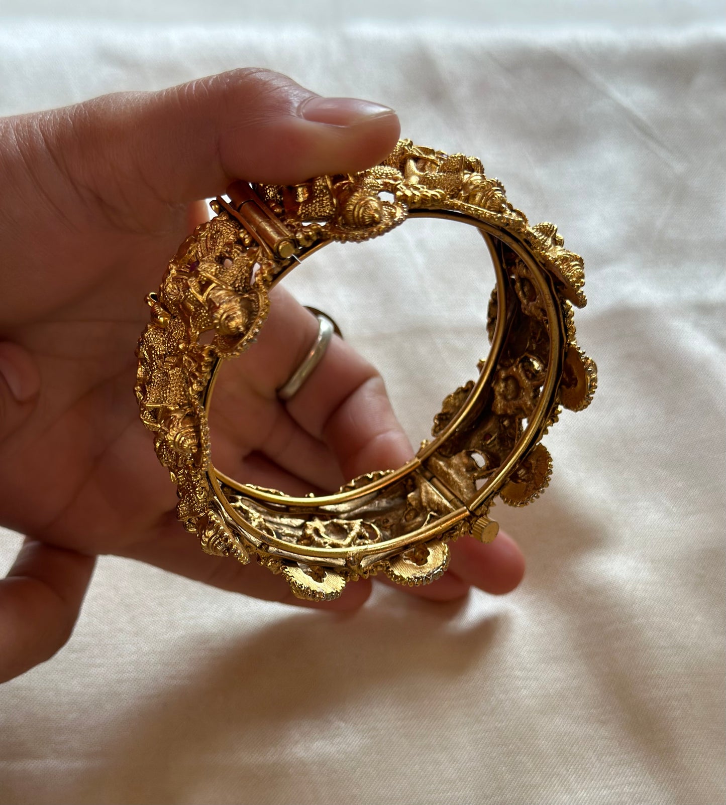 DEEKSHA BANGLES