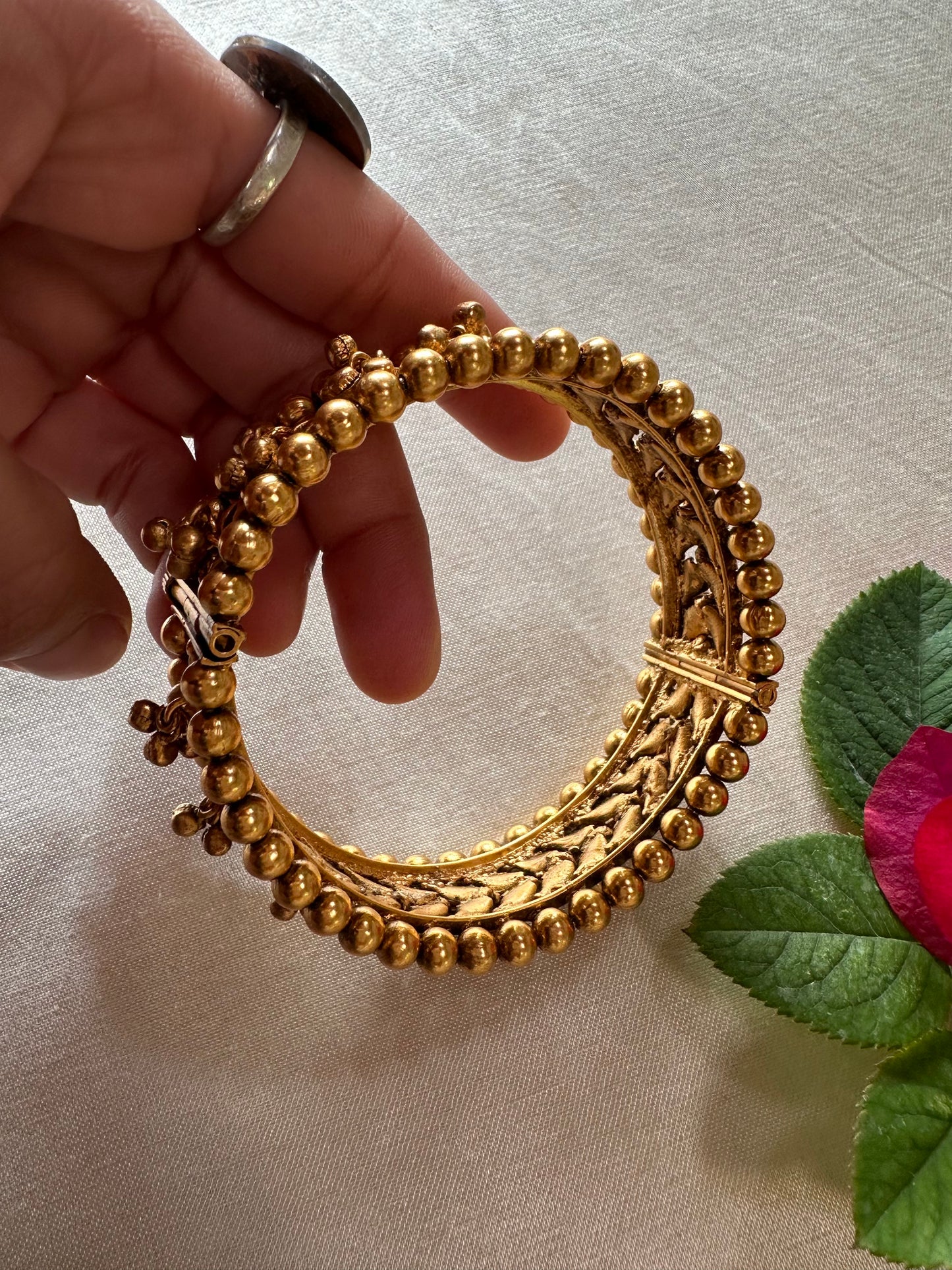 NIDHI BANGLES