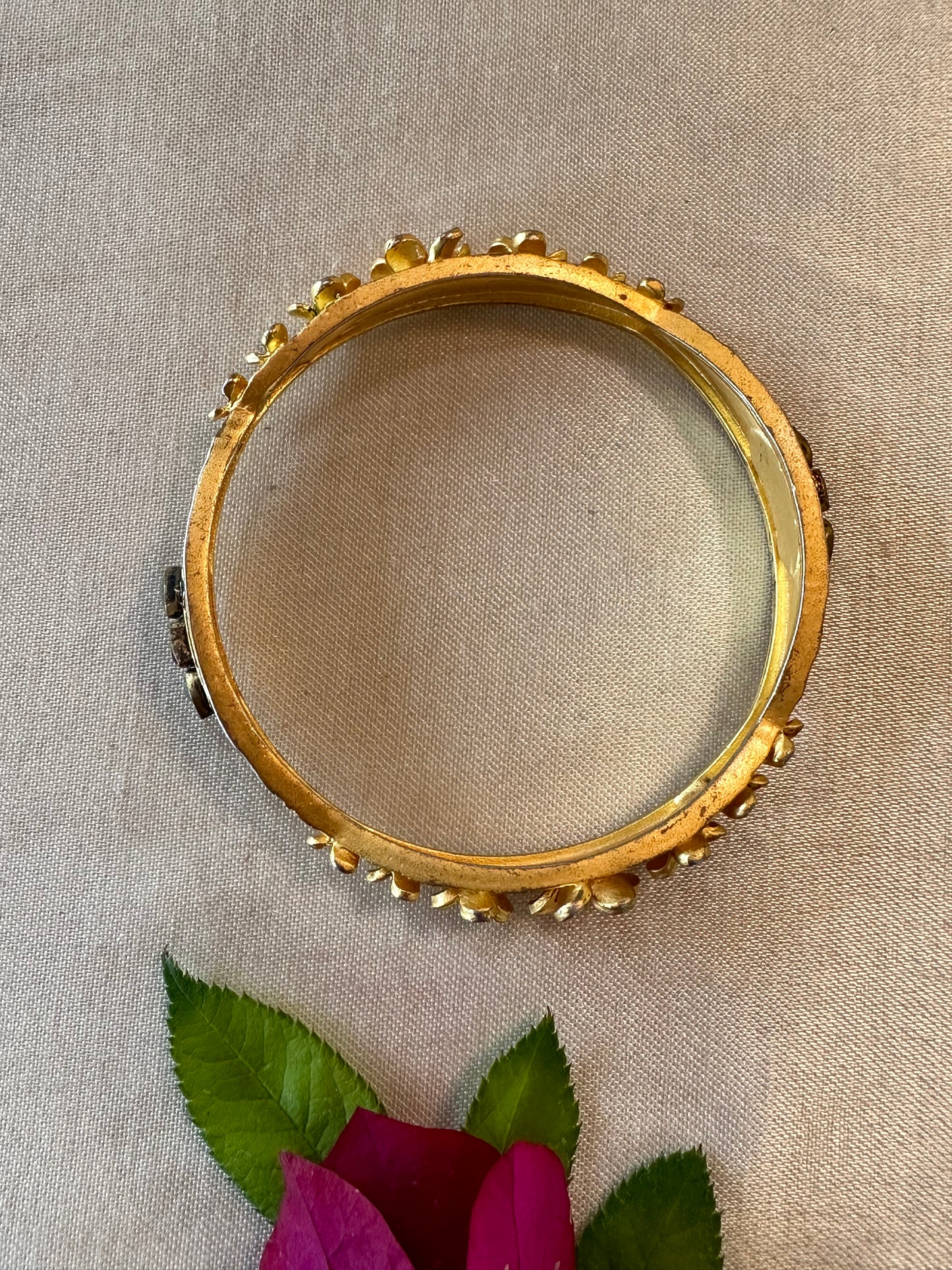SAANVI BANGLES
