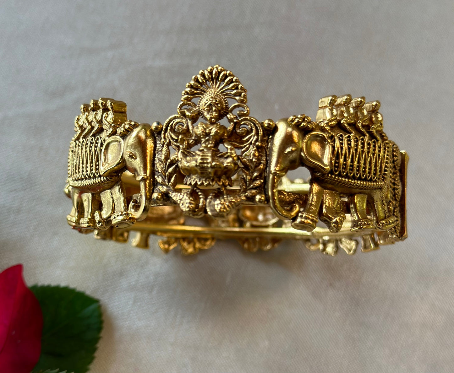HEMANGI BANGLES