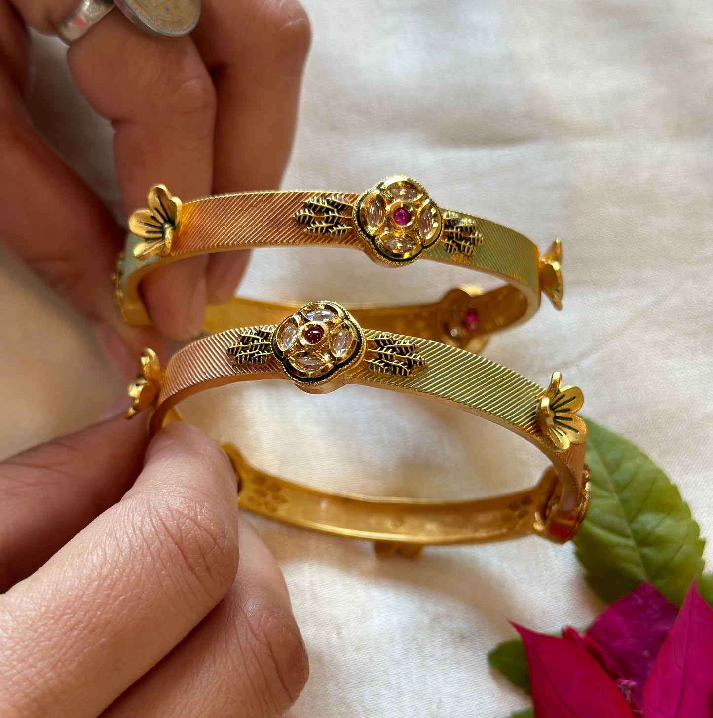 ARADHYA BANGLES