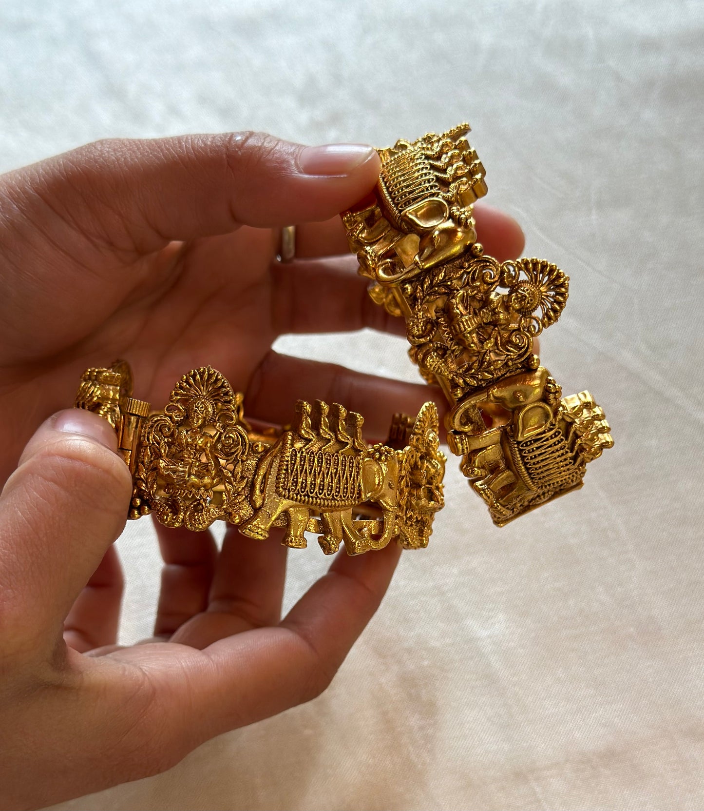 HEMANGI BANGLES