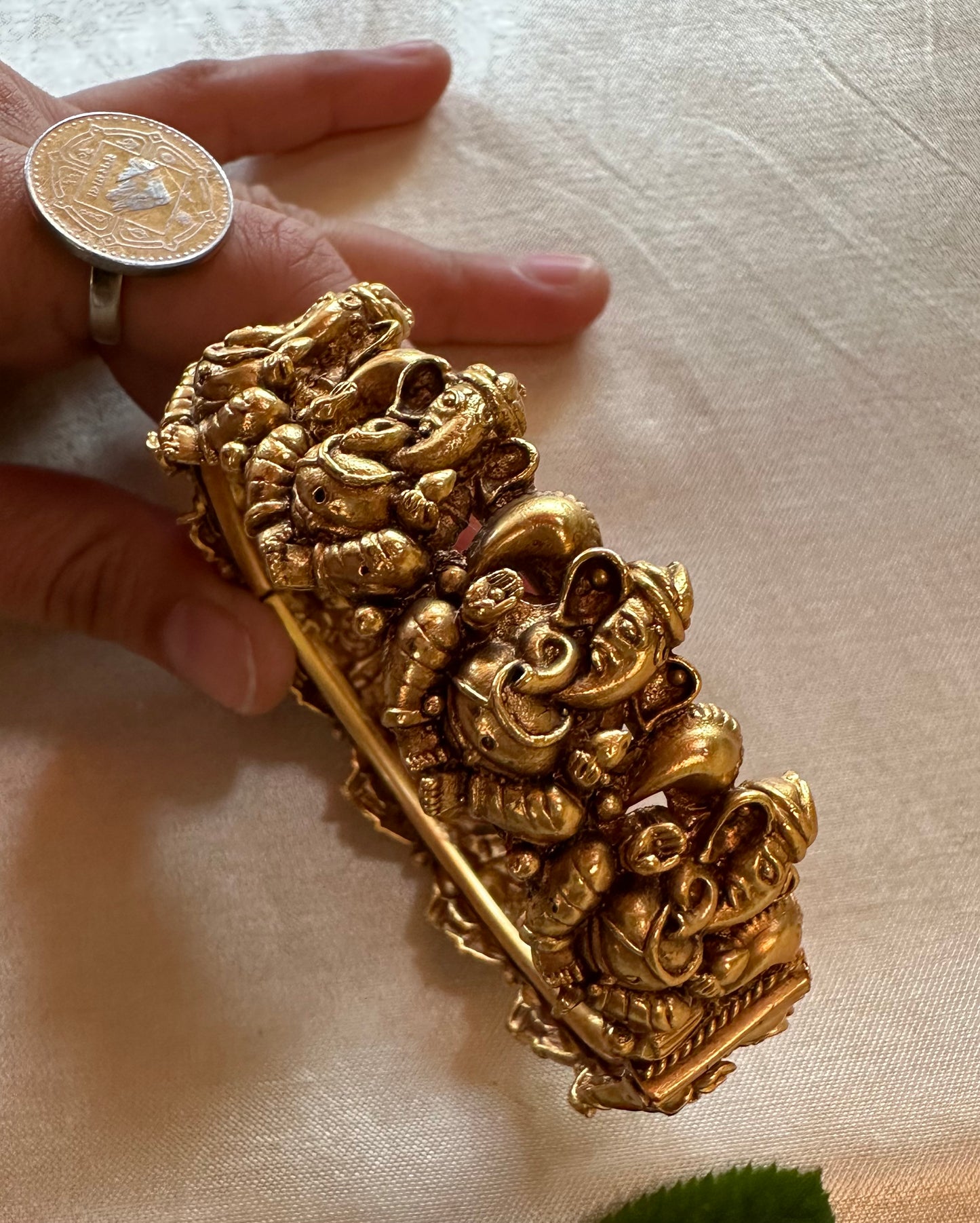 MAHIKA BANGLES