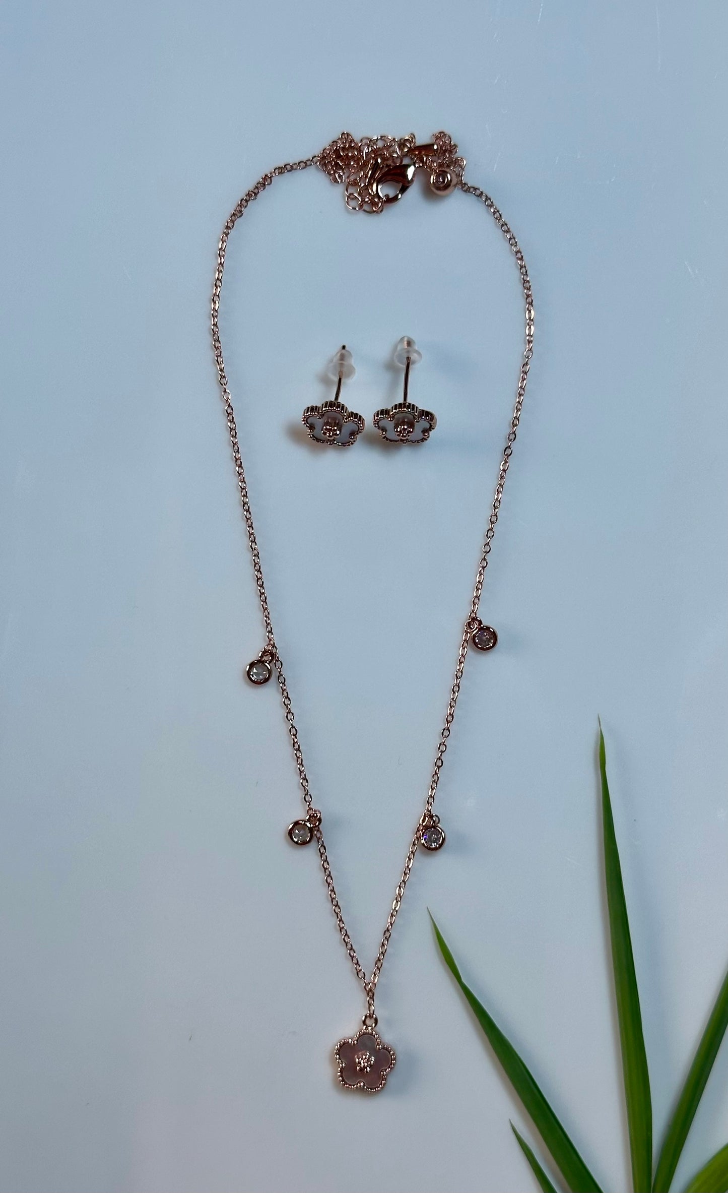 KAVYA PENDANT SET