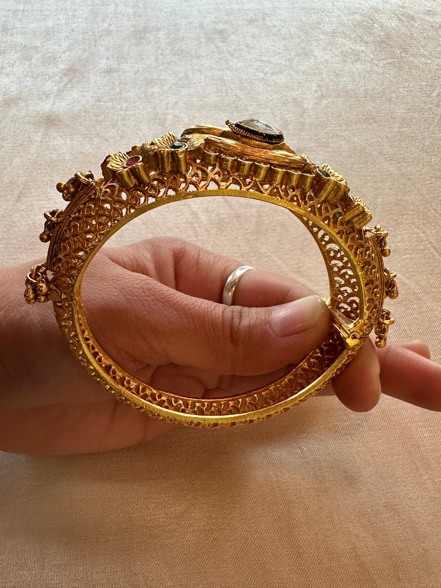 MANVI BANGLES