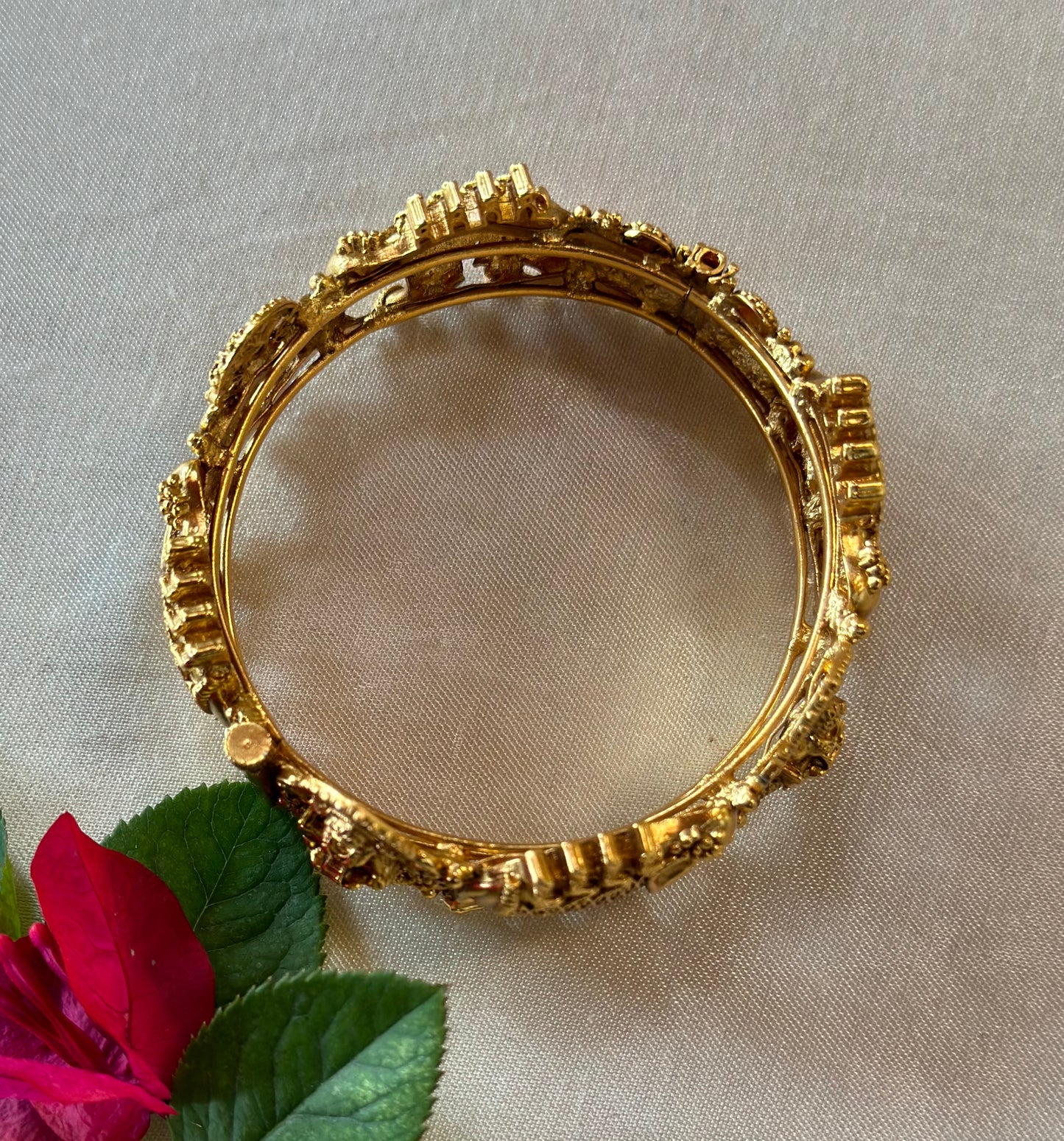 HEMANGI BANGLES