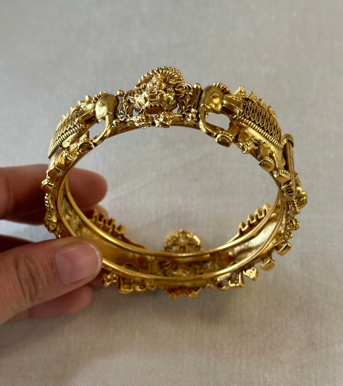 HEMANGI BANGLES