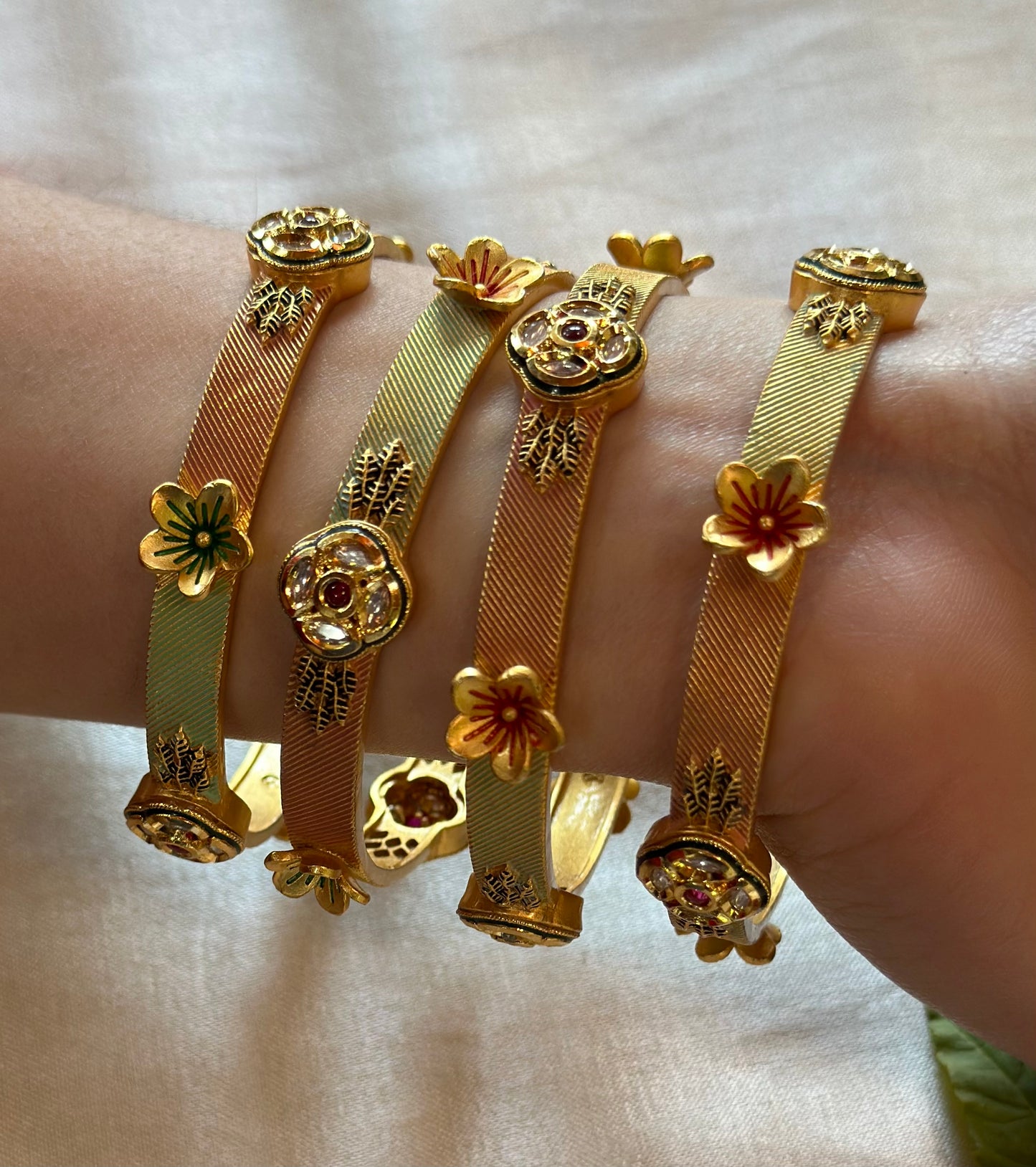 ARADHYA BANGLES