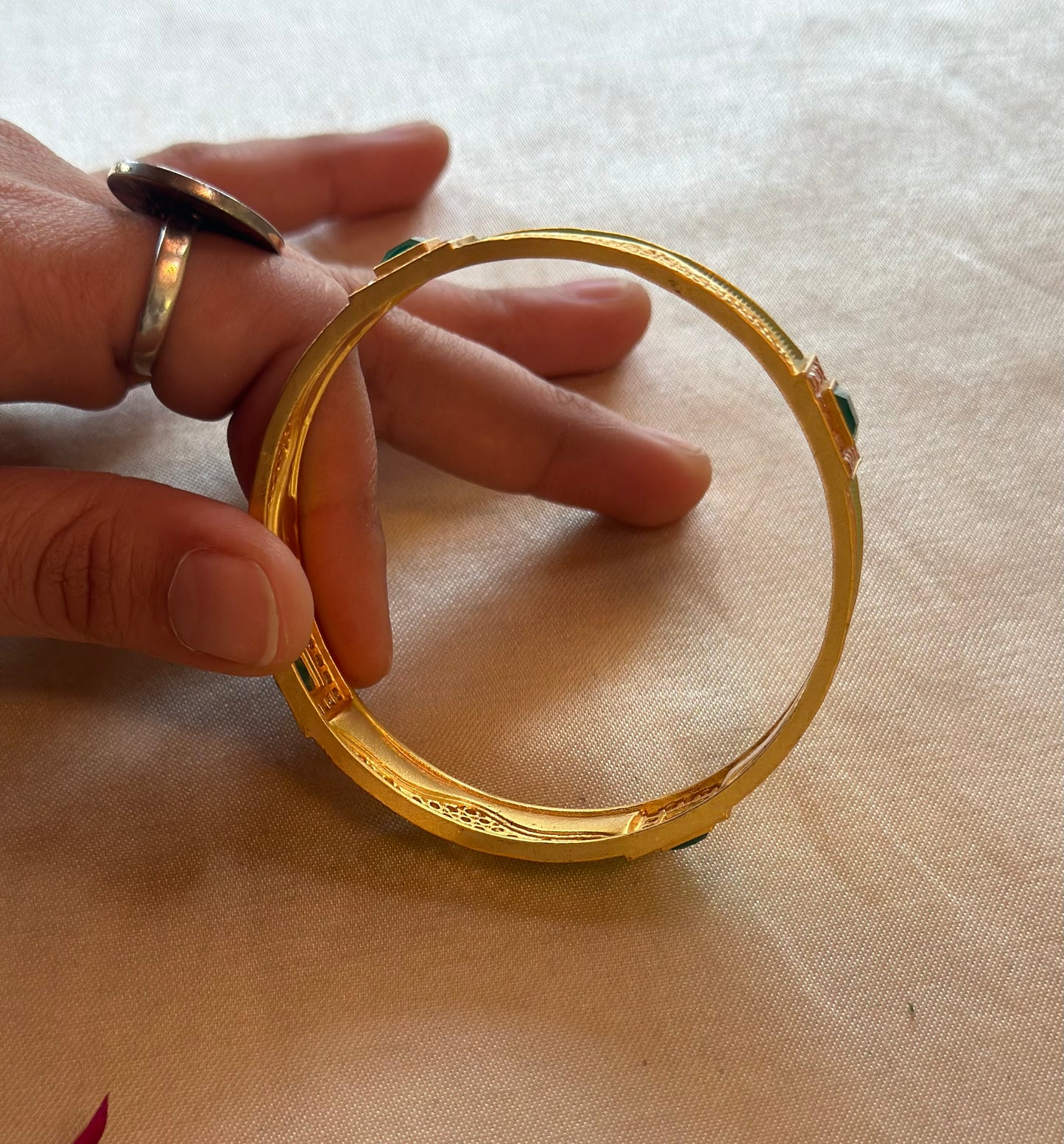NITYA BANGLES