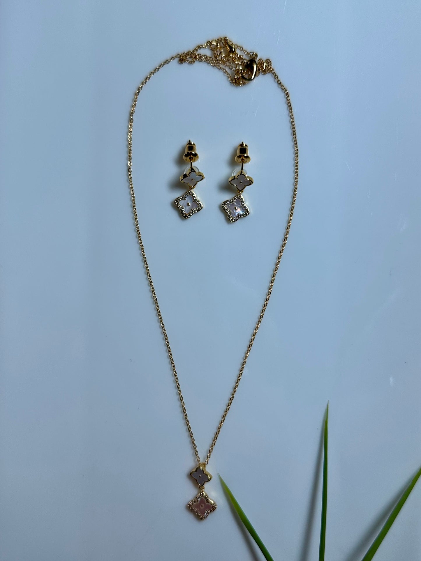 VANI PENDANT SET