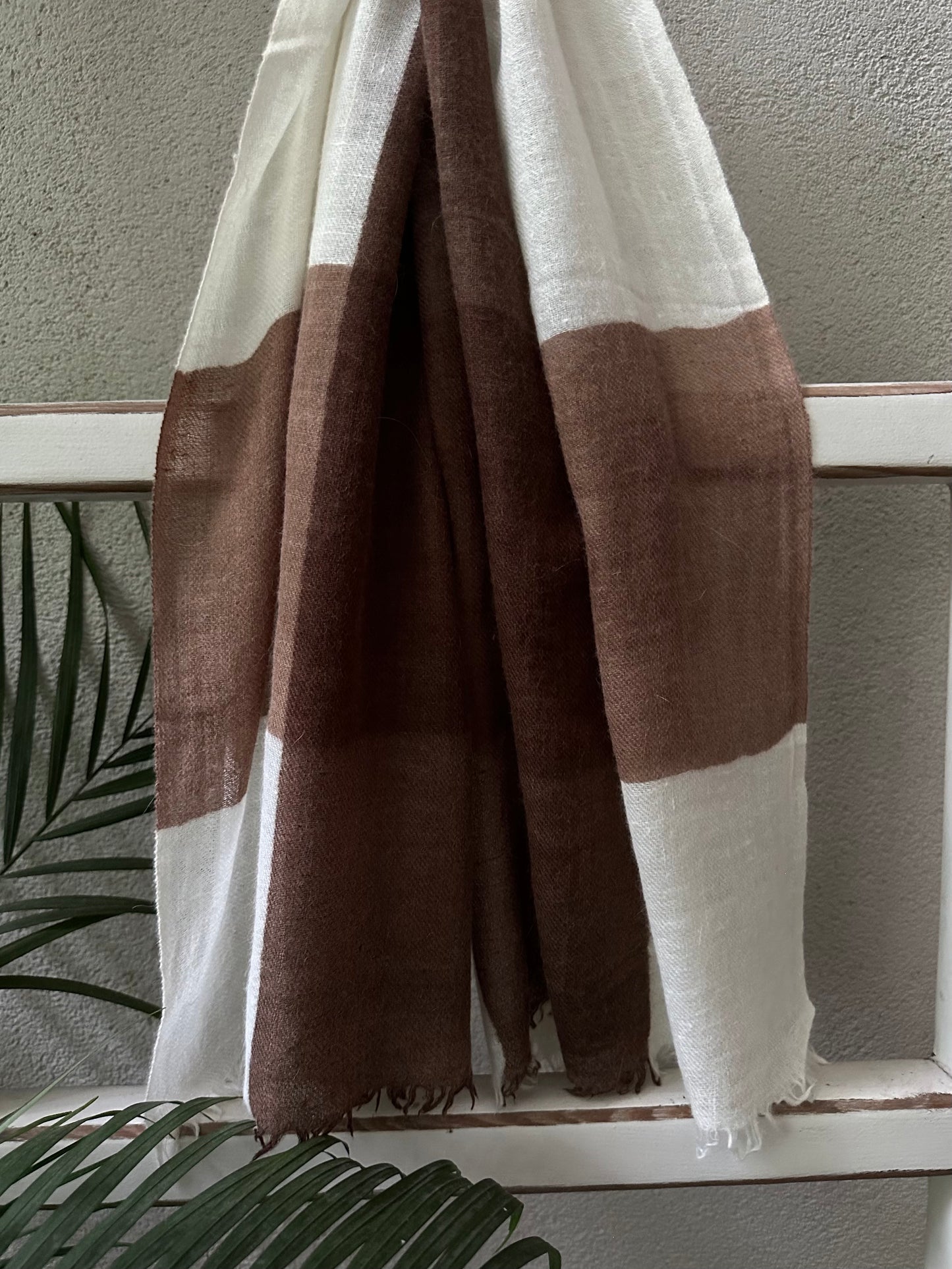 GODAVARI STOLE