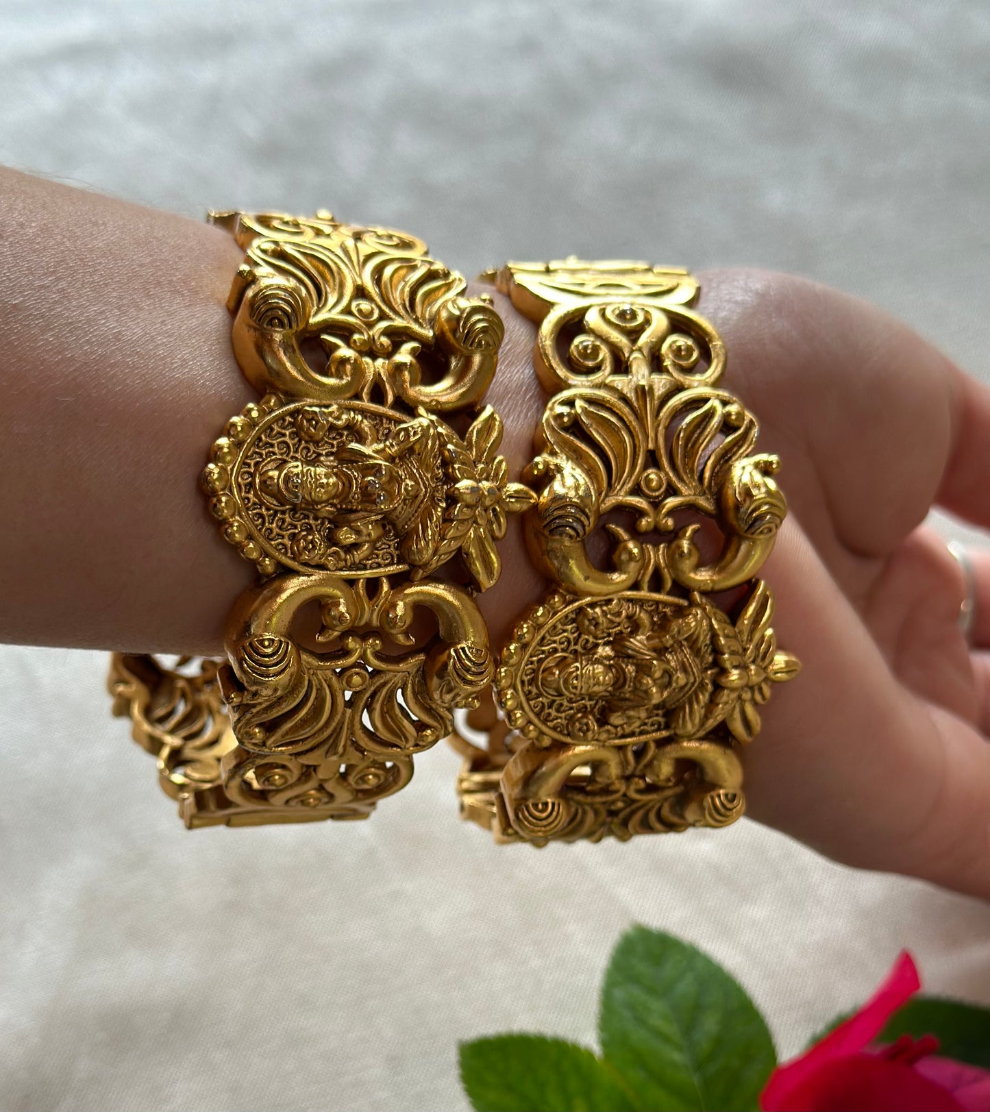 EESHA BANGLES