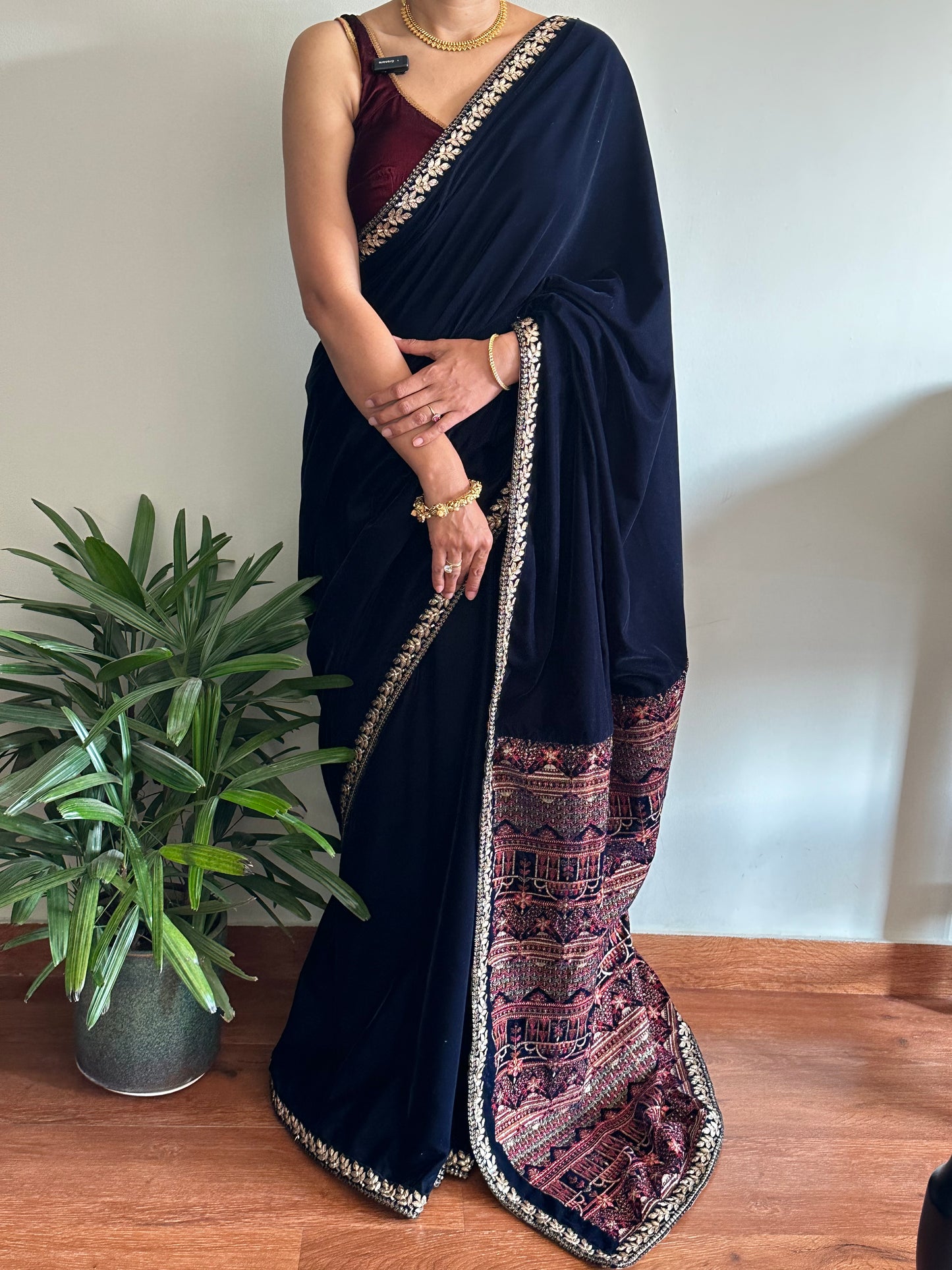 GAYATRI VELVET SARI
