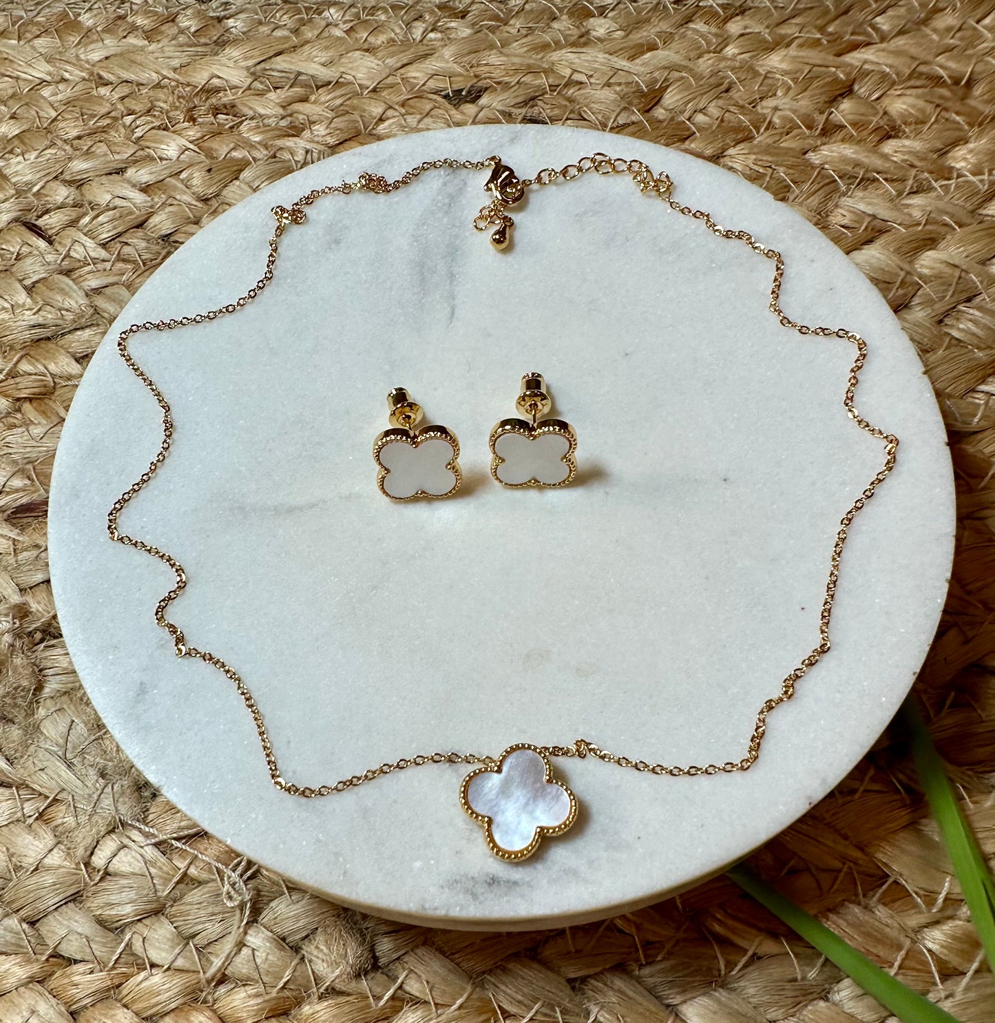 YUGITA PENDANT SET
