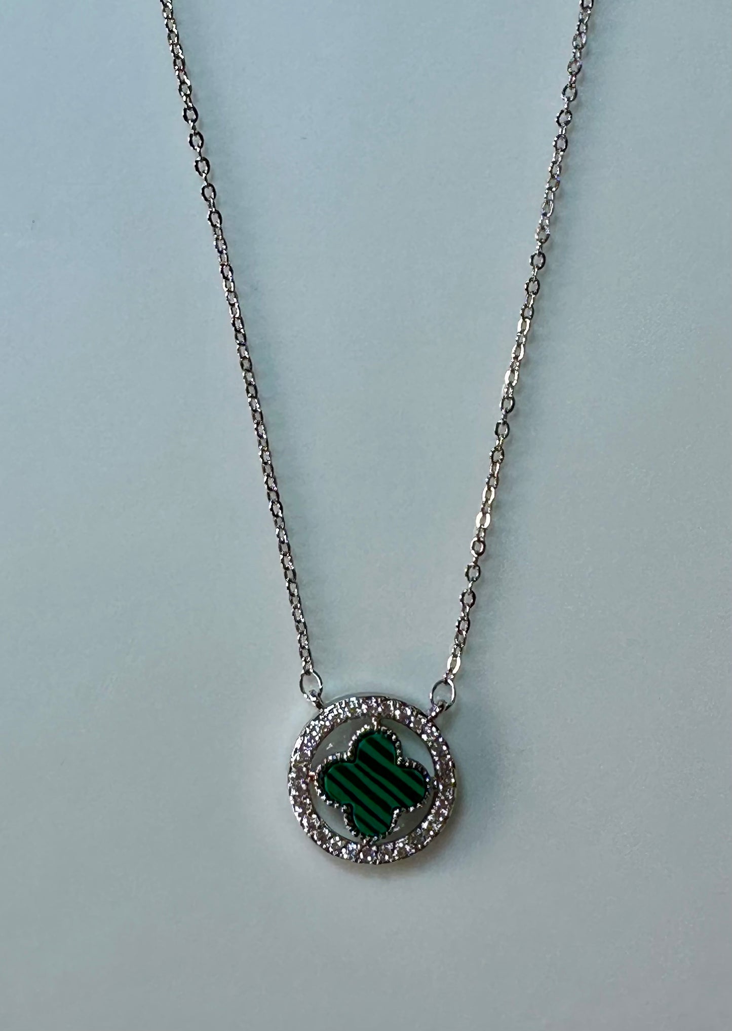 TANUJA PENDANT SET