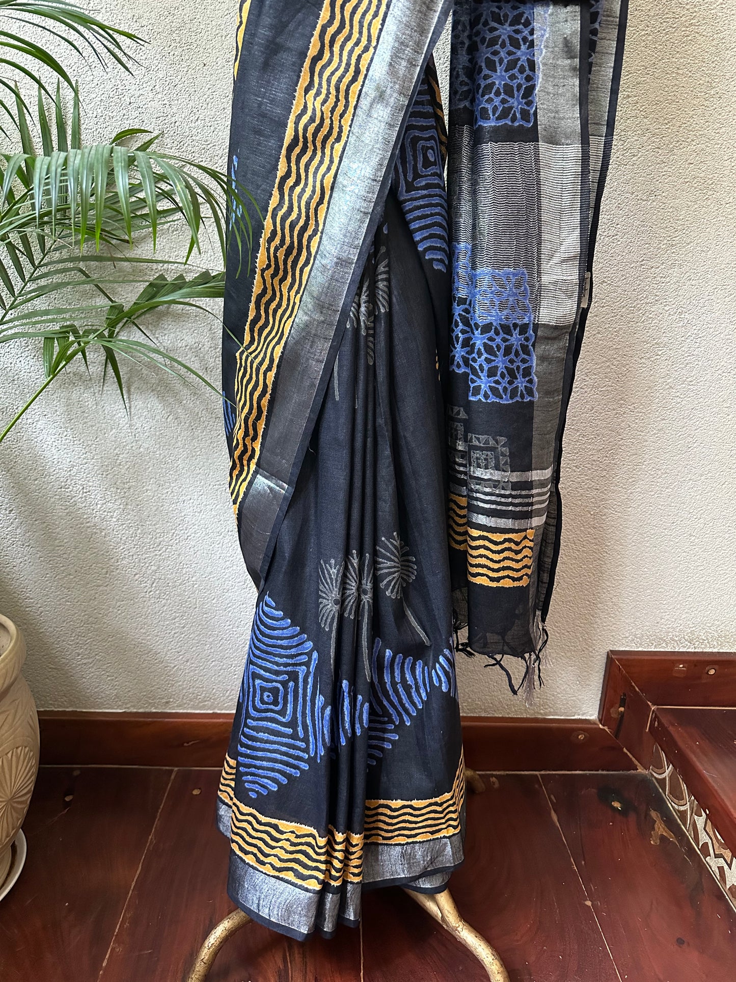 DAMYANTI LINEN