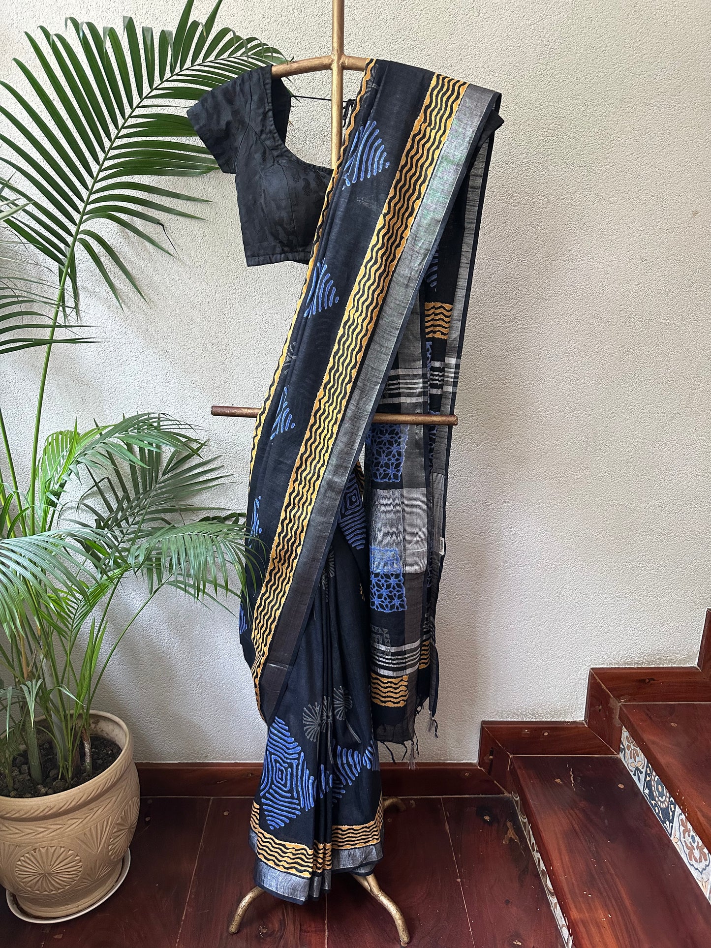 DAMYANTI LINEN
