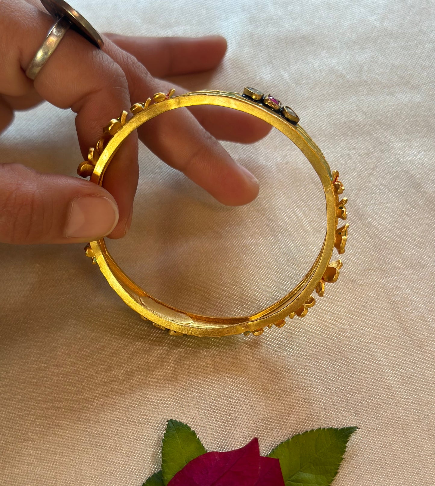 SAANVI BANGLES