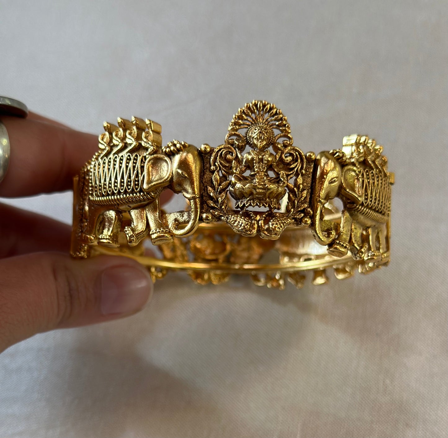 HEMANGI BANGLES