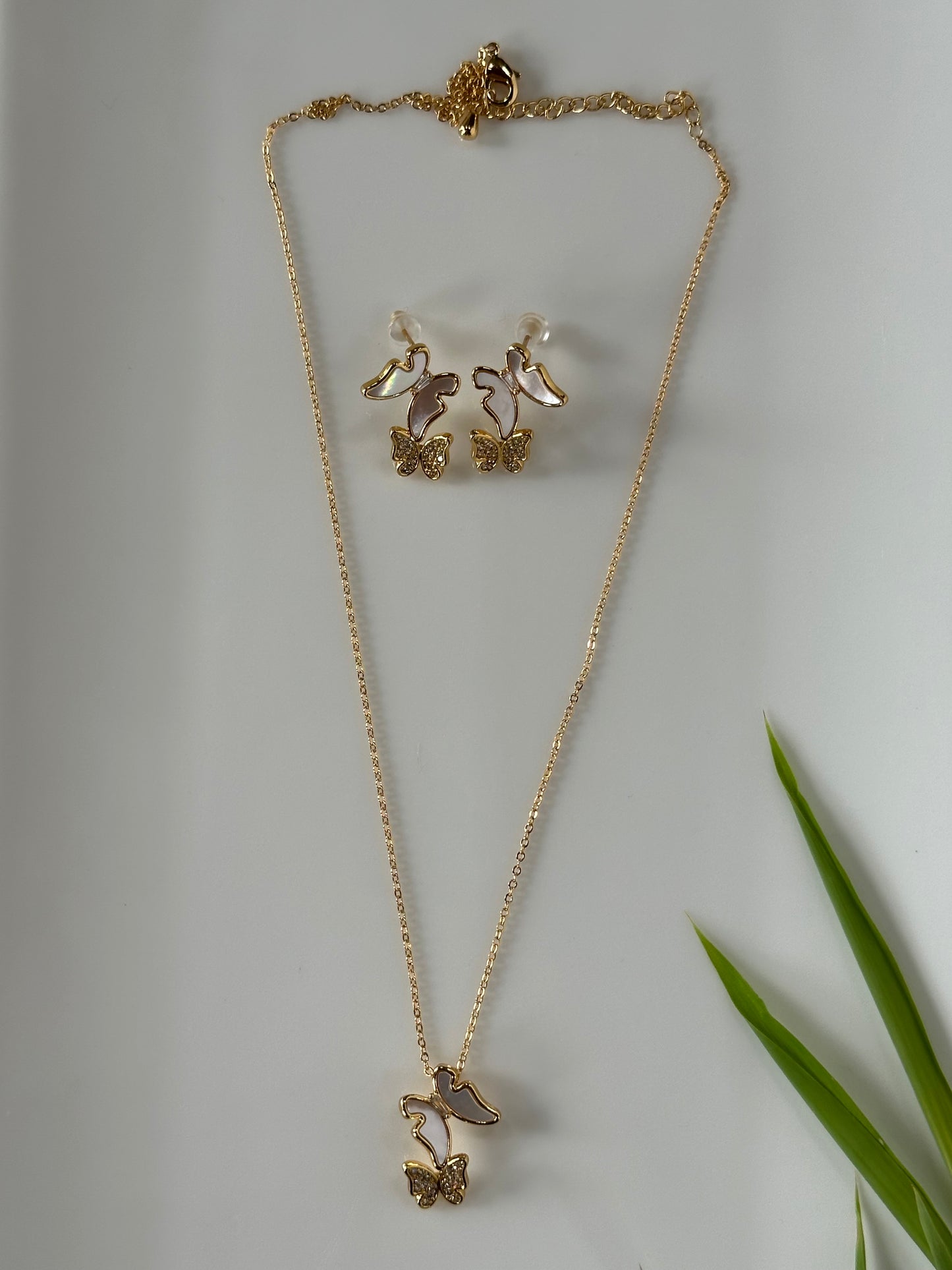 MISHKA PENDANT SET