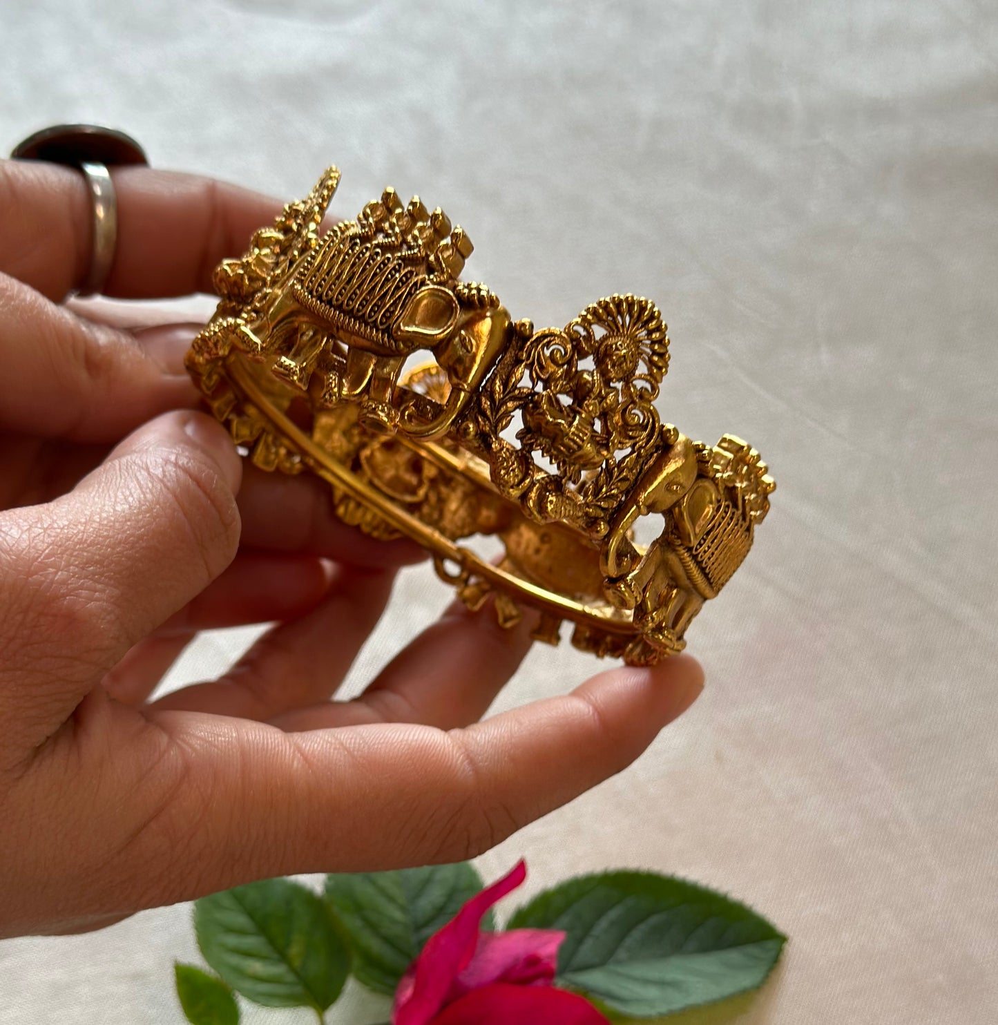 HEMANGI BANGLES