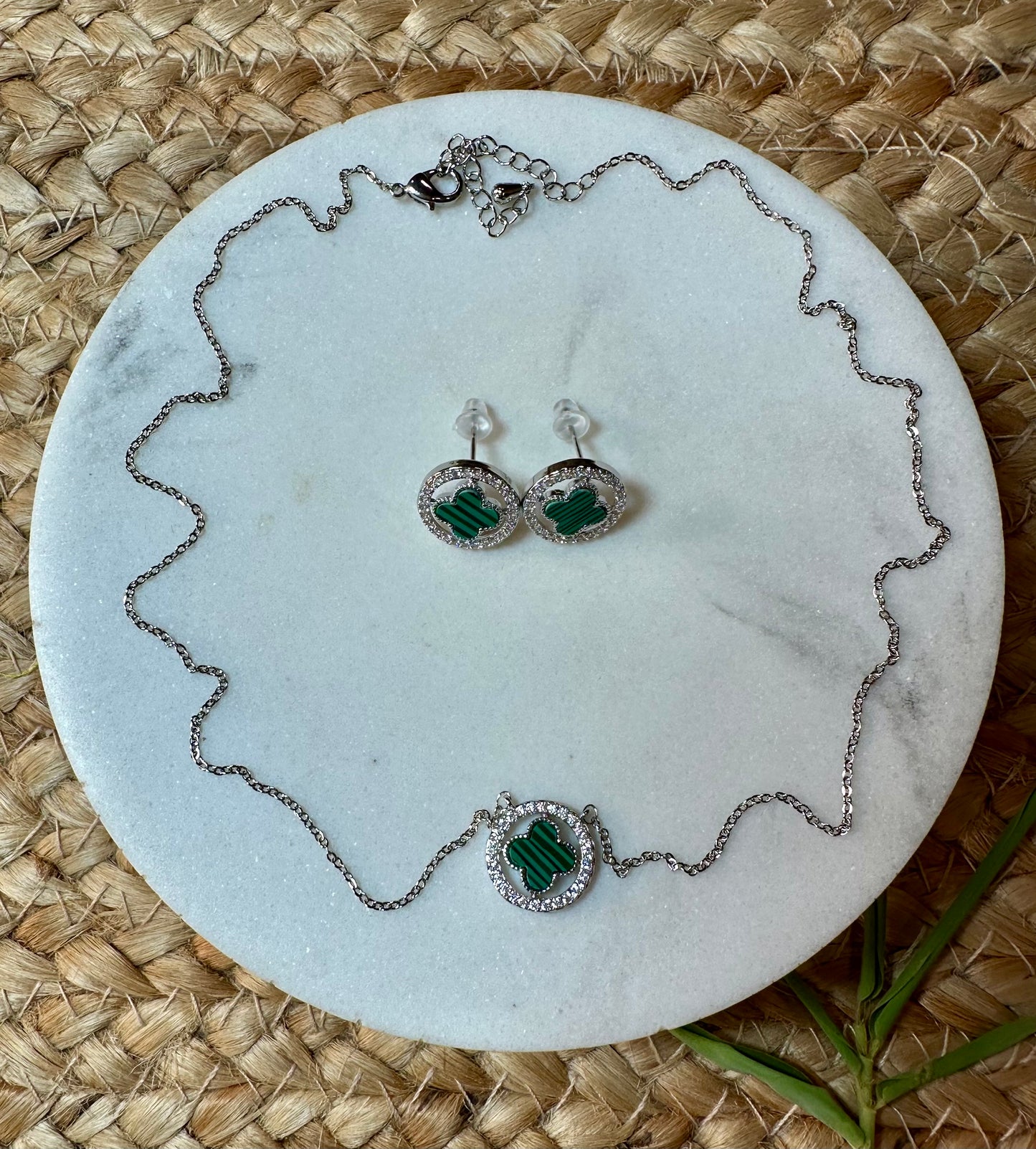 TANUJA PENDANT SET