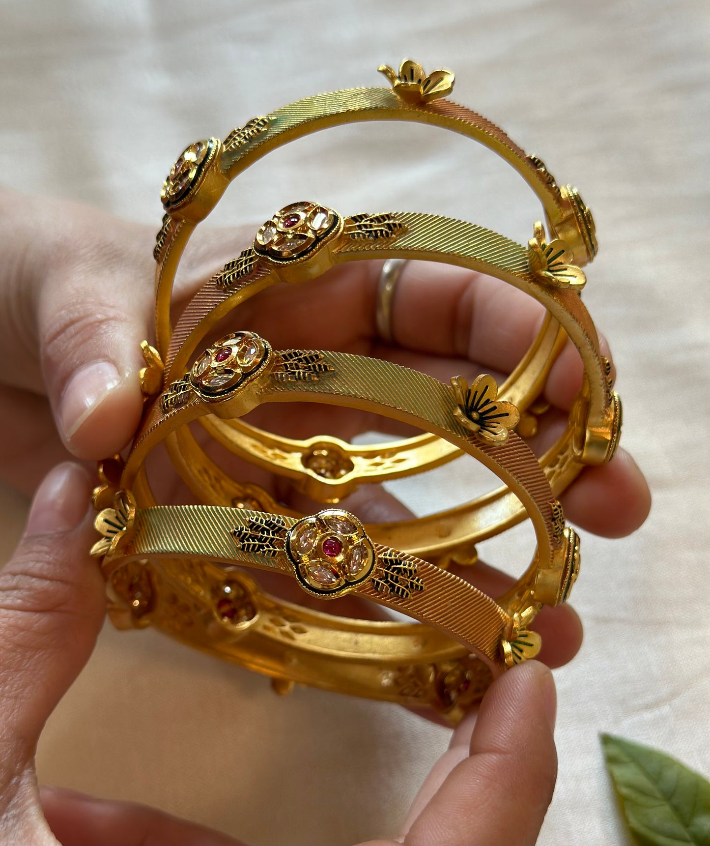 ARADHYA BANGLES