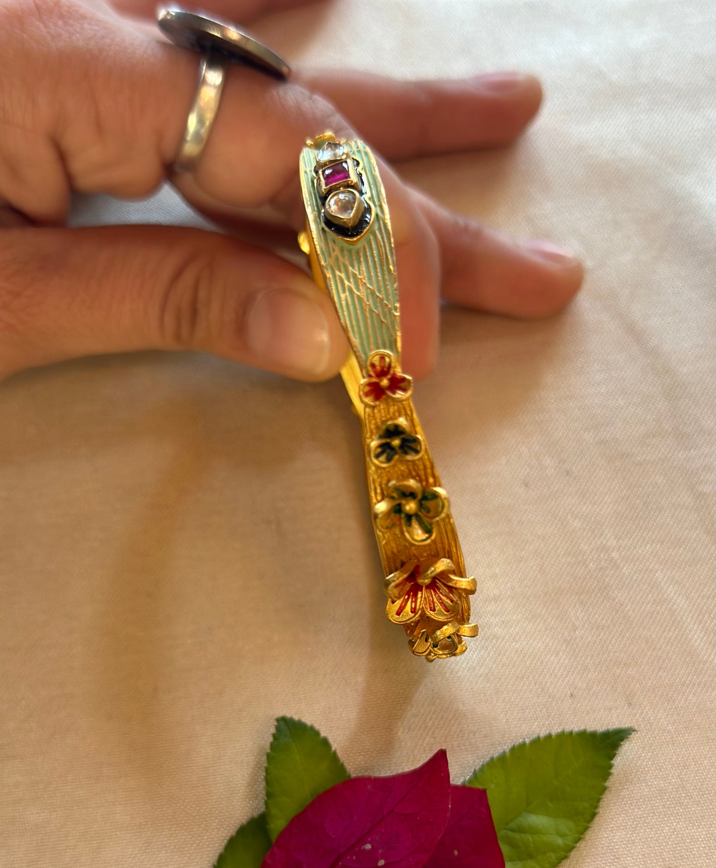 SAANVI BANGLES