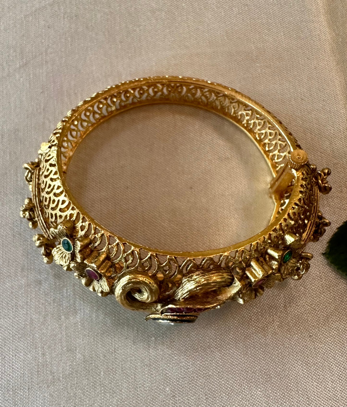 MANVI BANGLES
