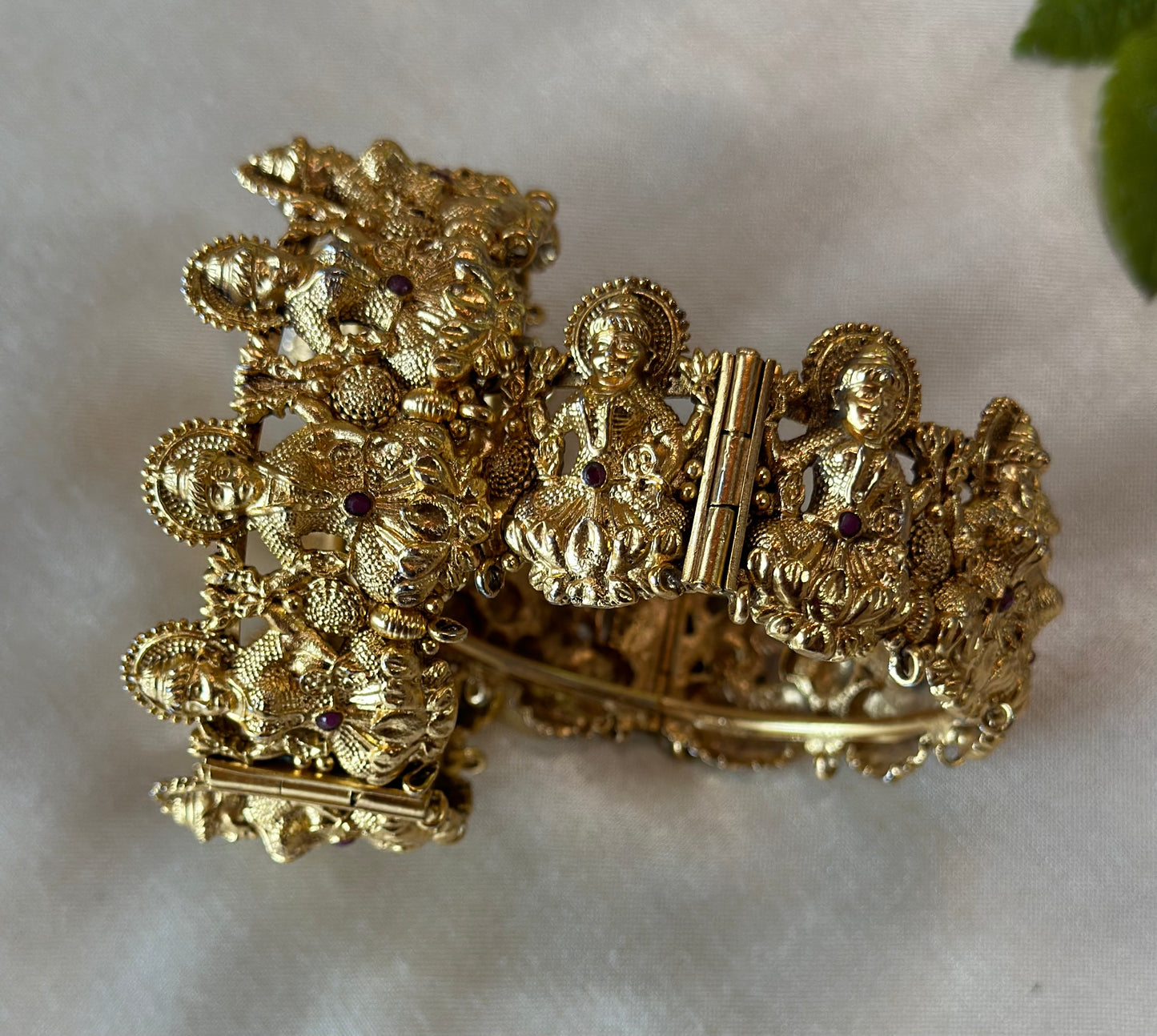DEEKSHA BANGLES