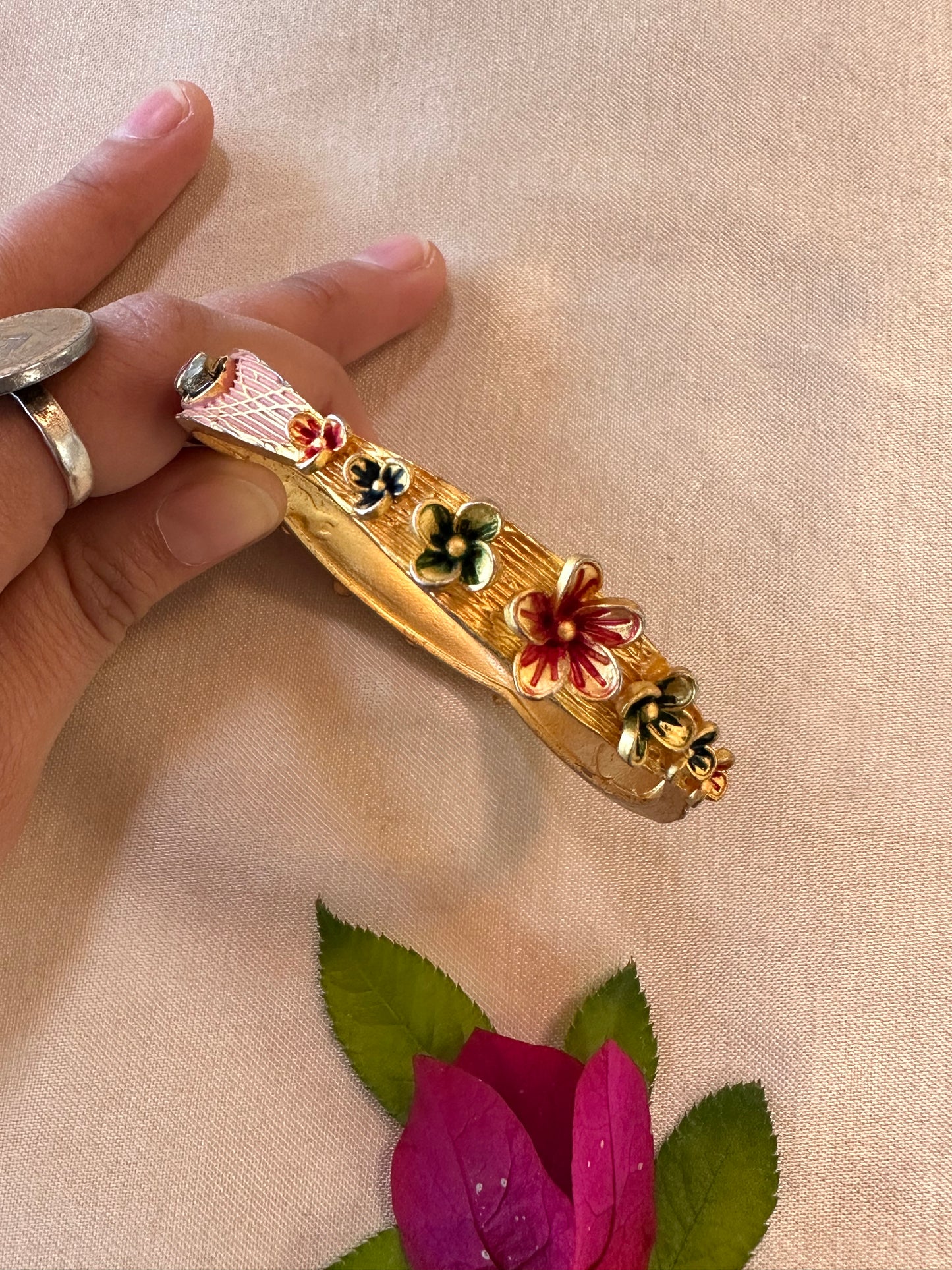 SAANVI BANGLES