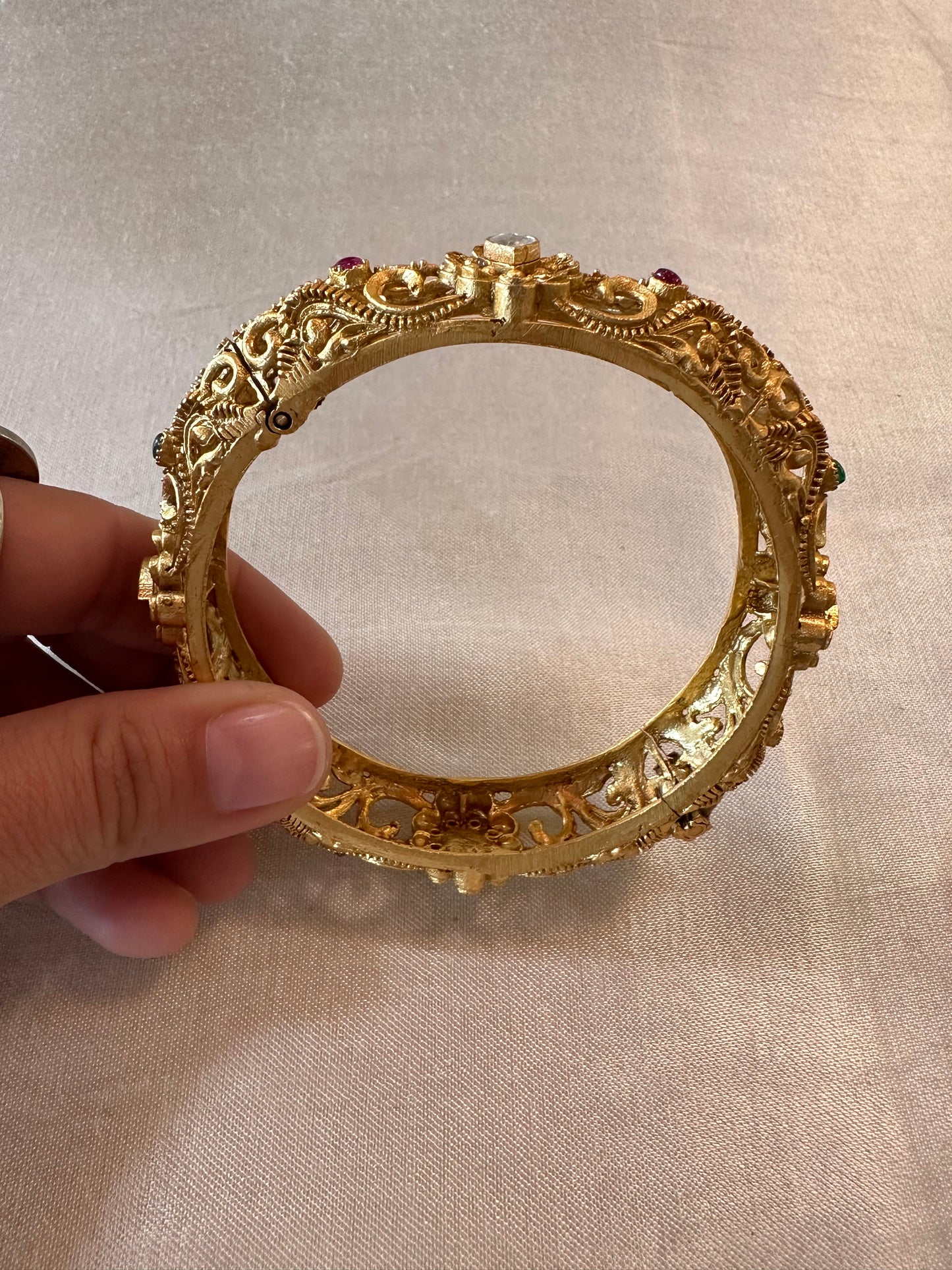 ISHITA BANGLES