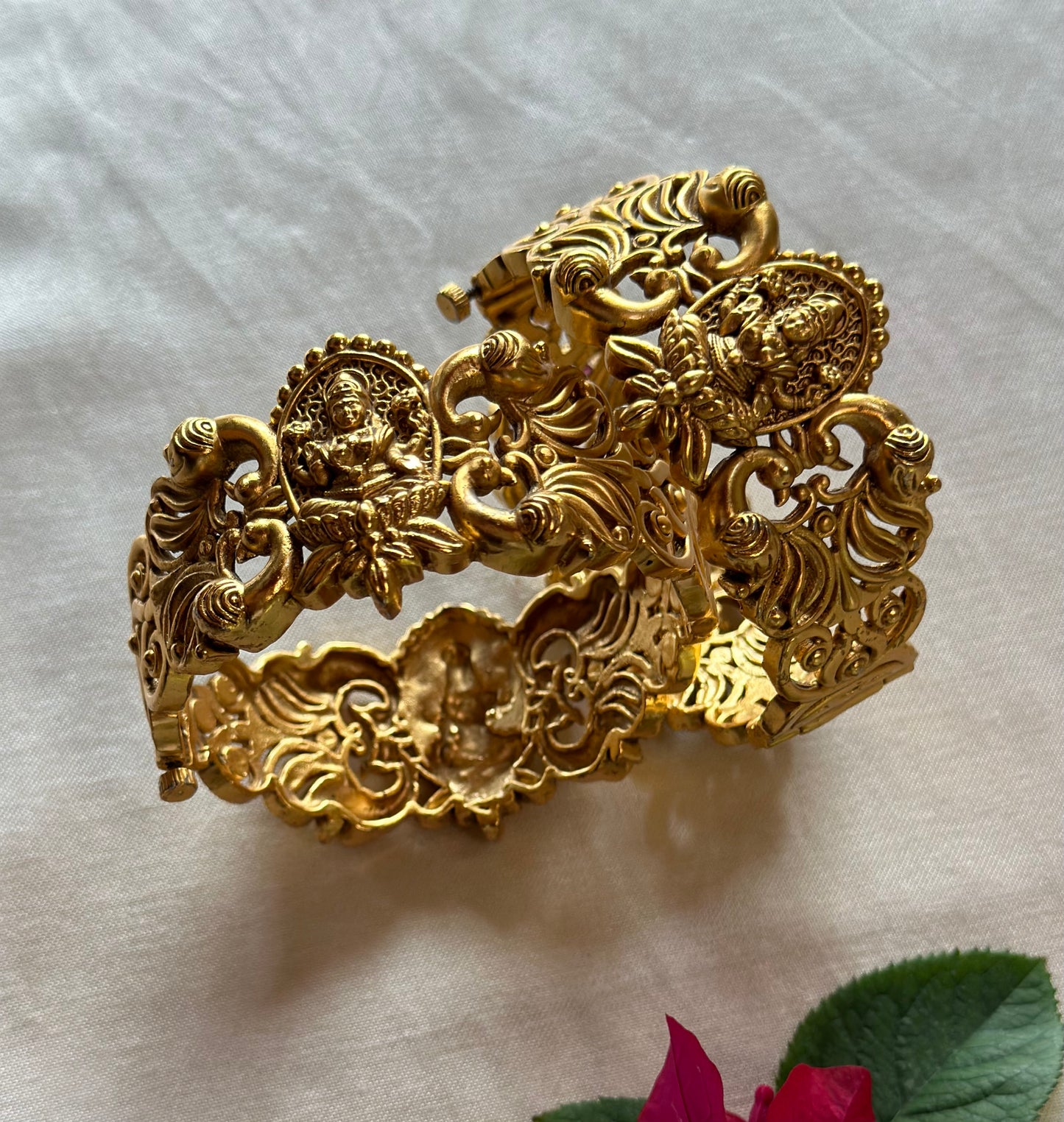 EESHA BANGLES