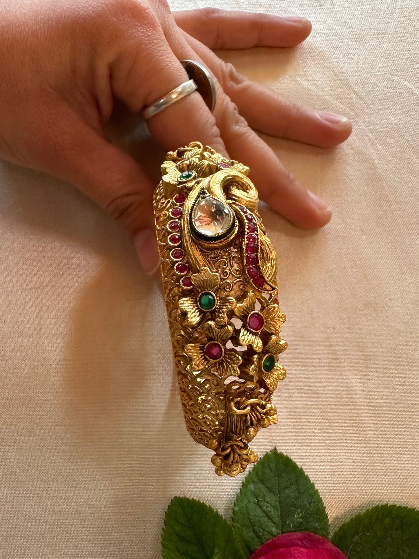 MANVI BANGLES