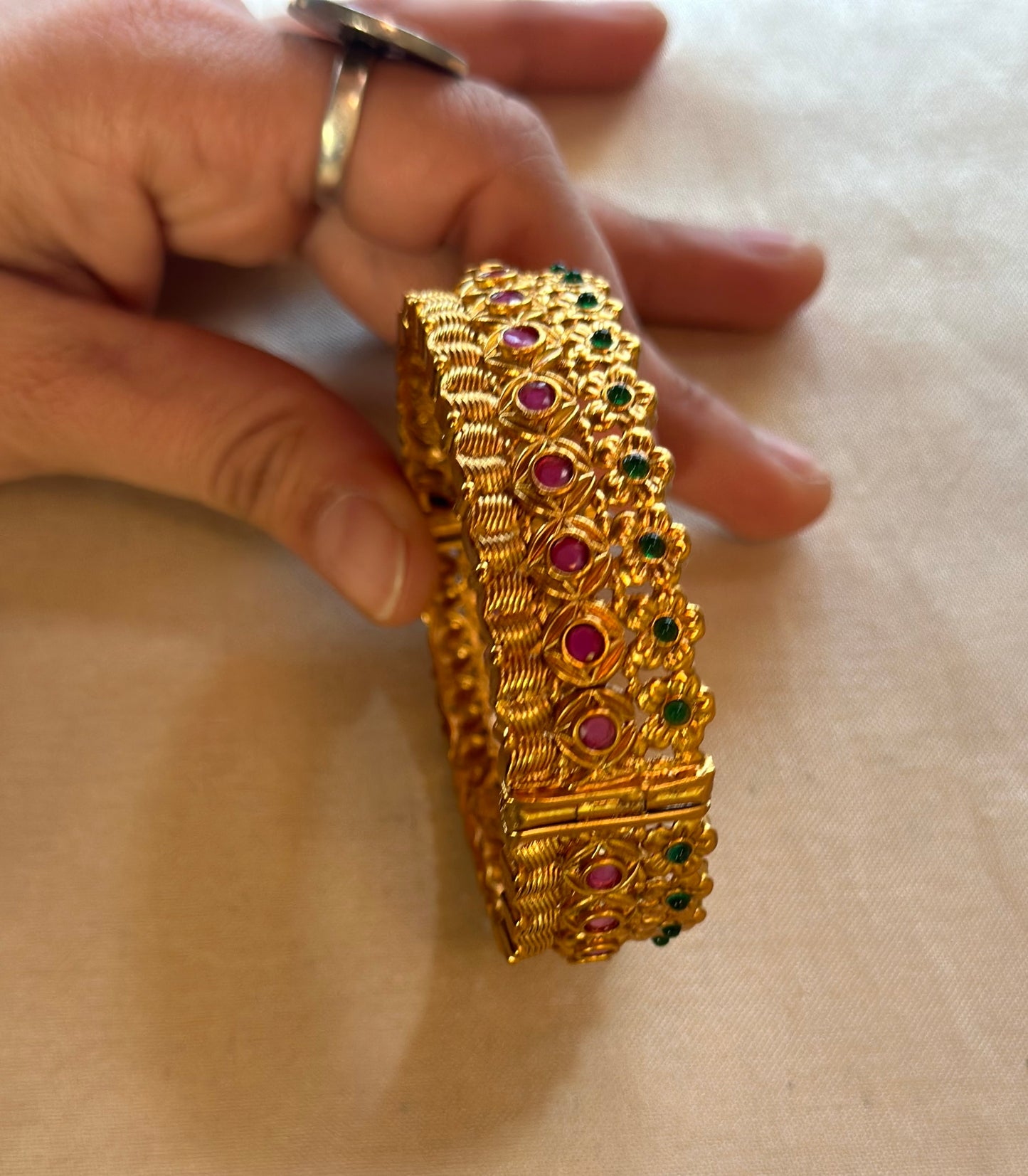 RADHIKA BANGLES