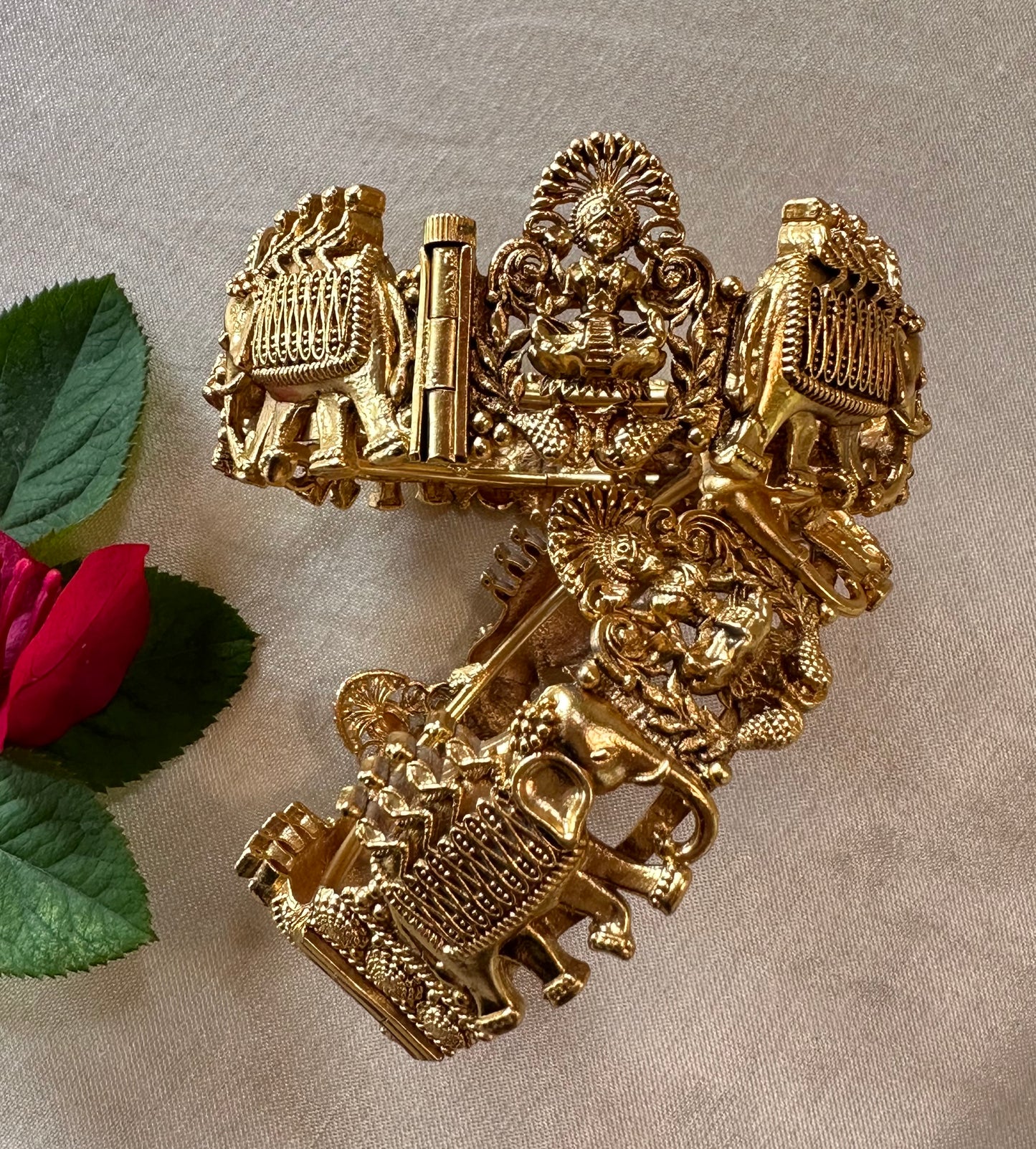 HEMANGI BANGLES