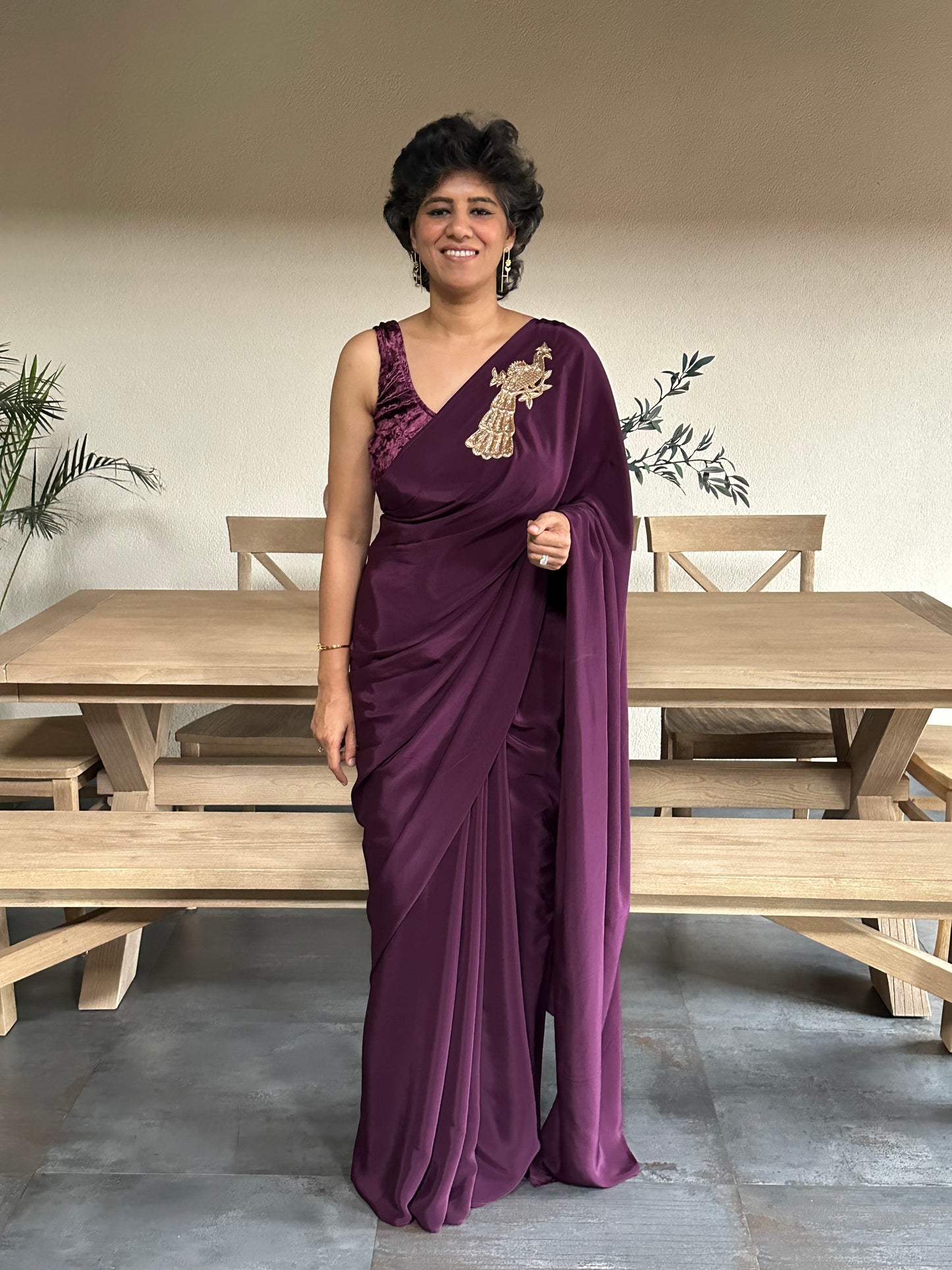 MAYUR SARI BROOCH SARI