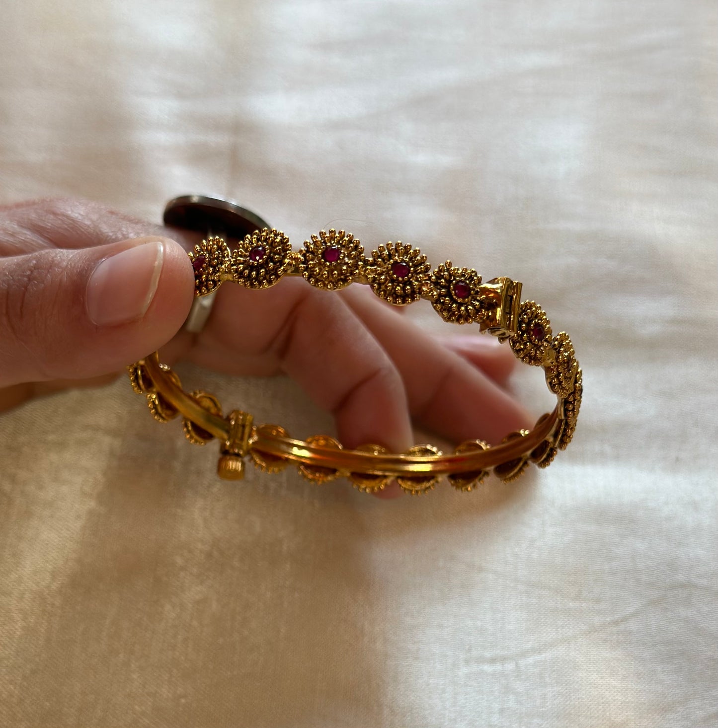 GAYATRI BANGLES