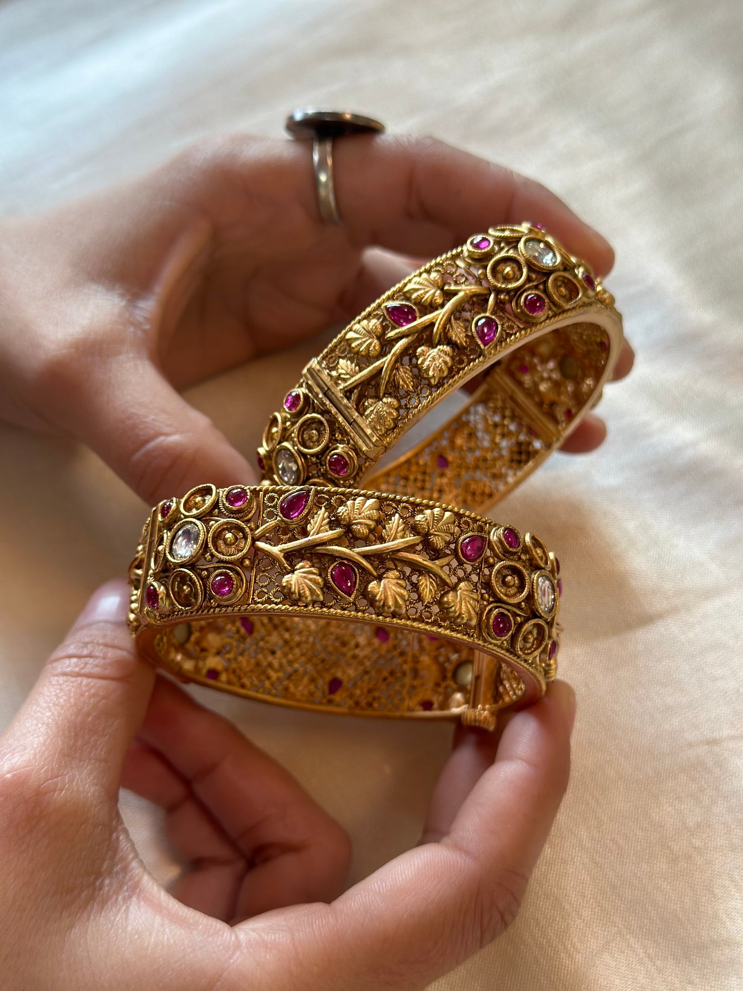 KAVYA BANGLES