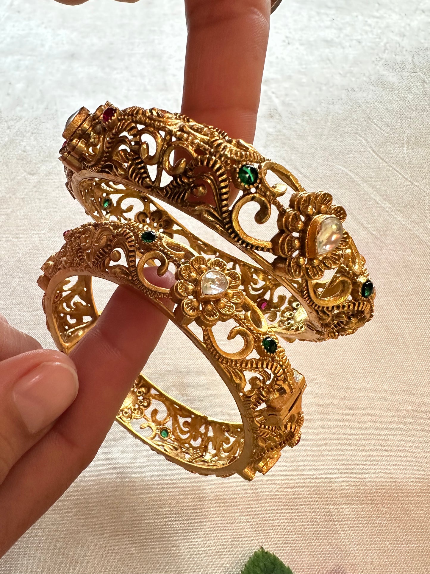 ISHITA BANGLES