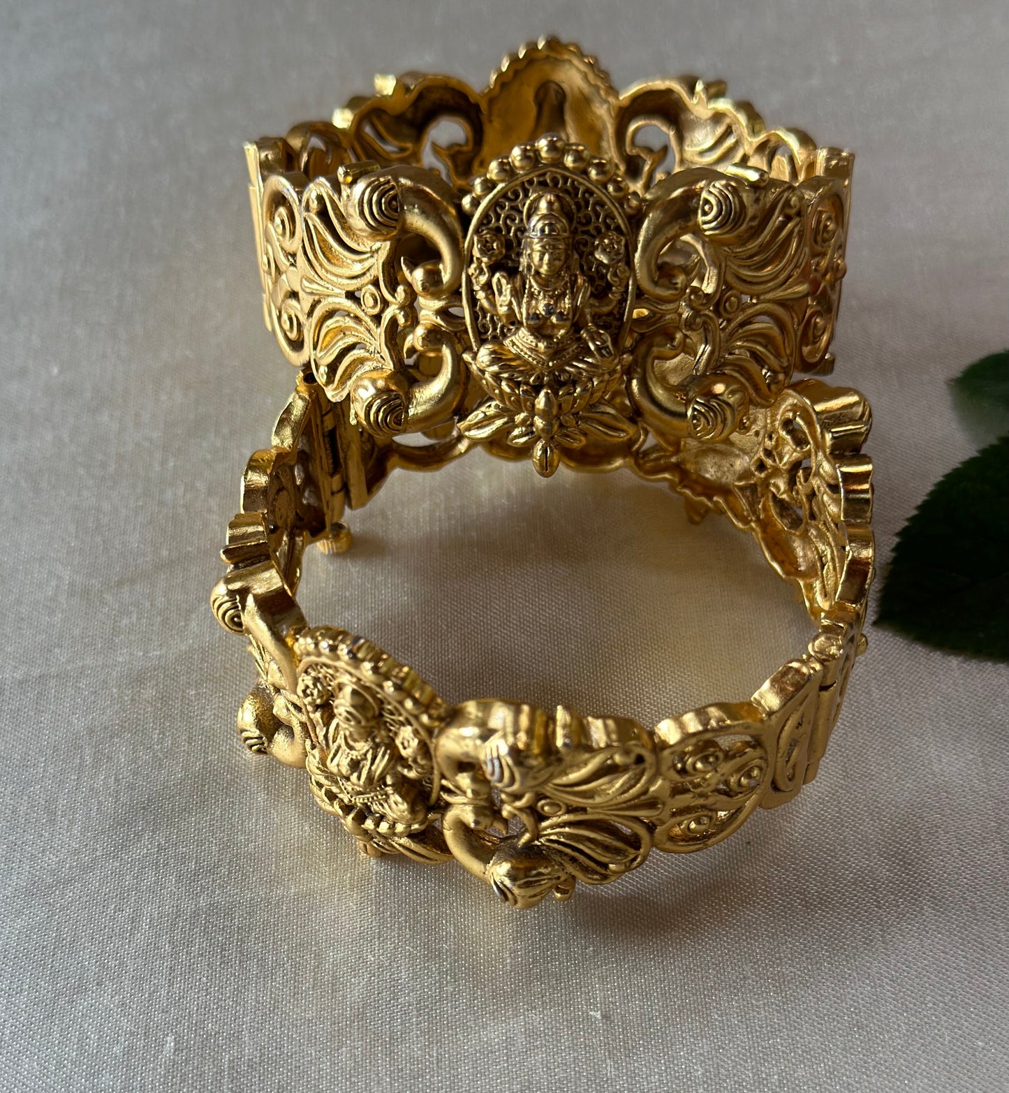 EESHA BANGLES