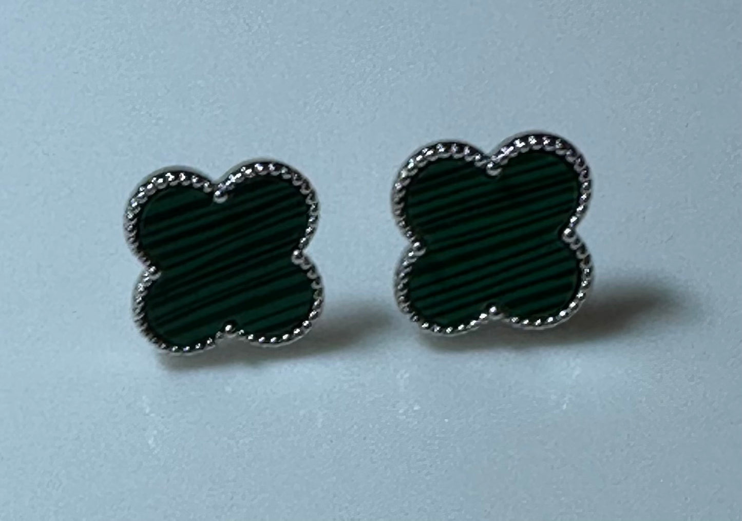 VEDHIKA PENDANT SET