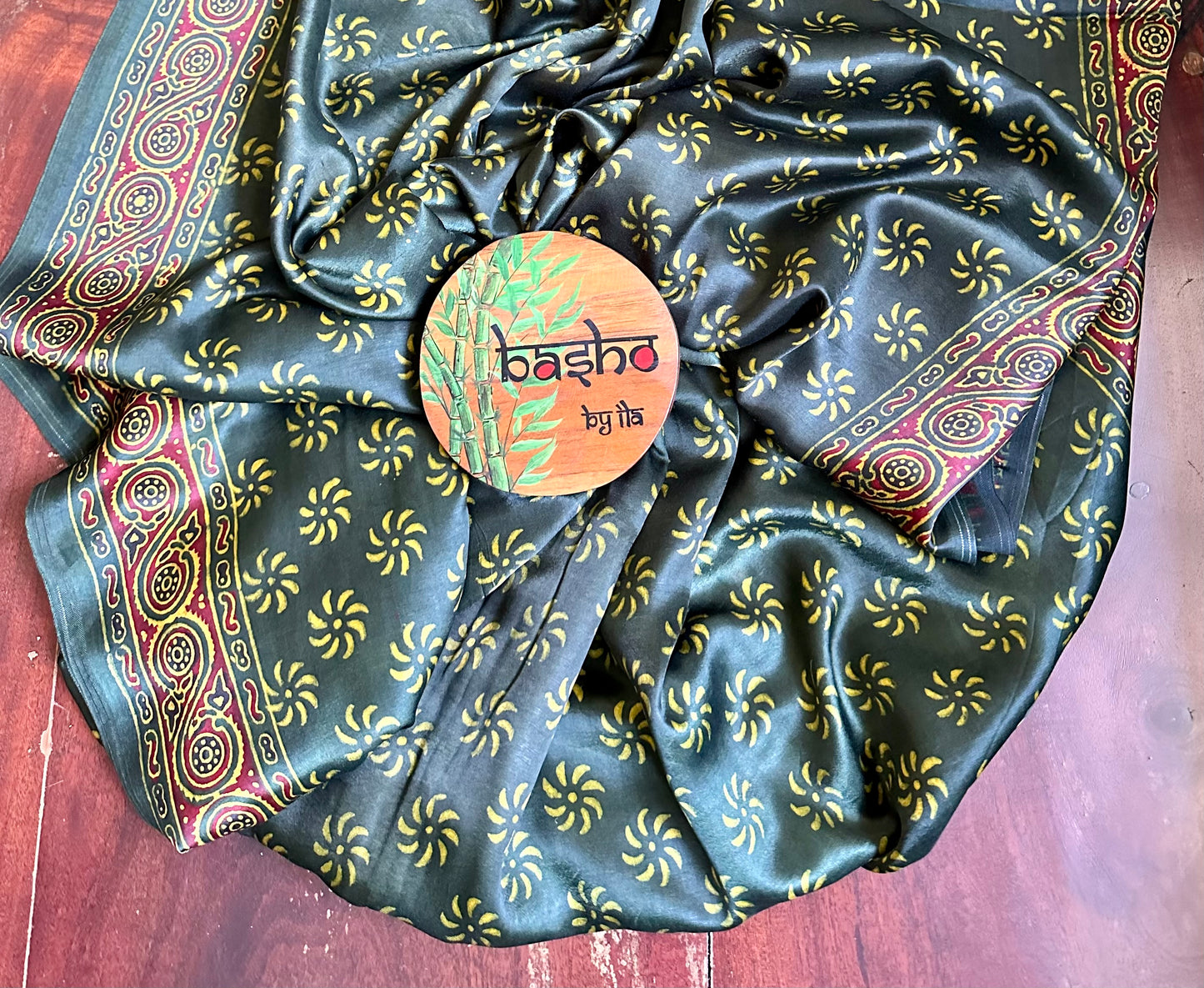 NIDHIVAN AJRAKH MODAL SARI