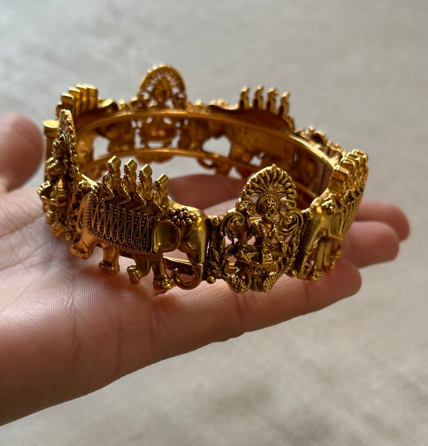 HEMANGI BANGLES