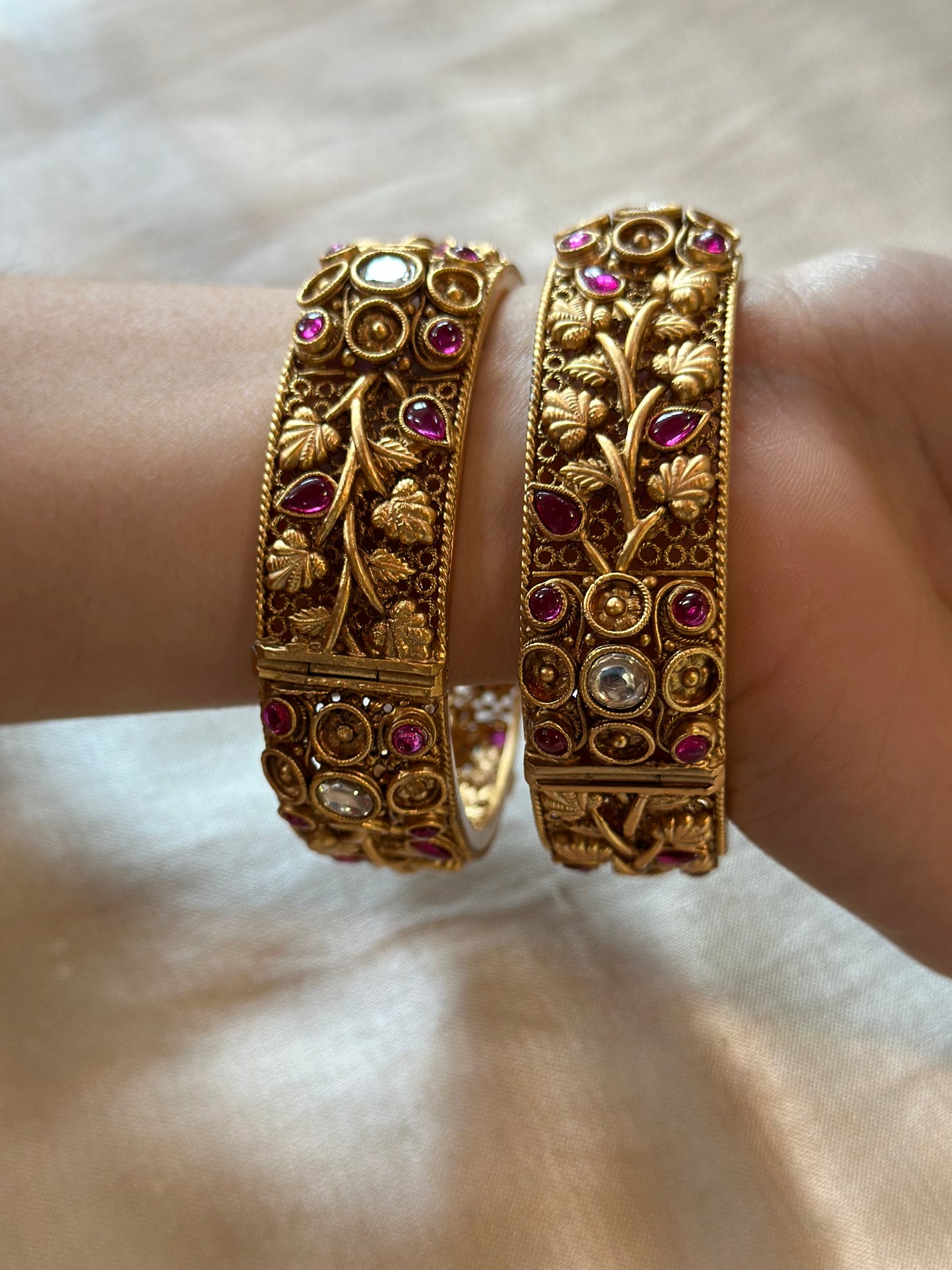 KAVYA BANGLES