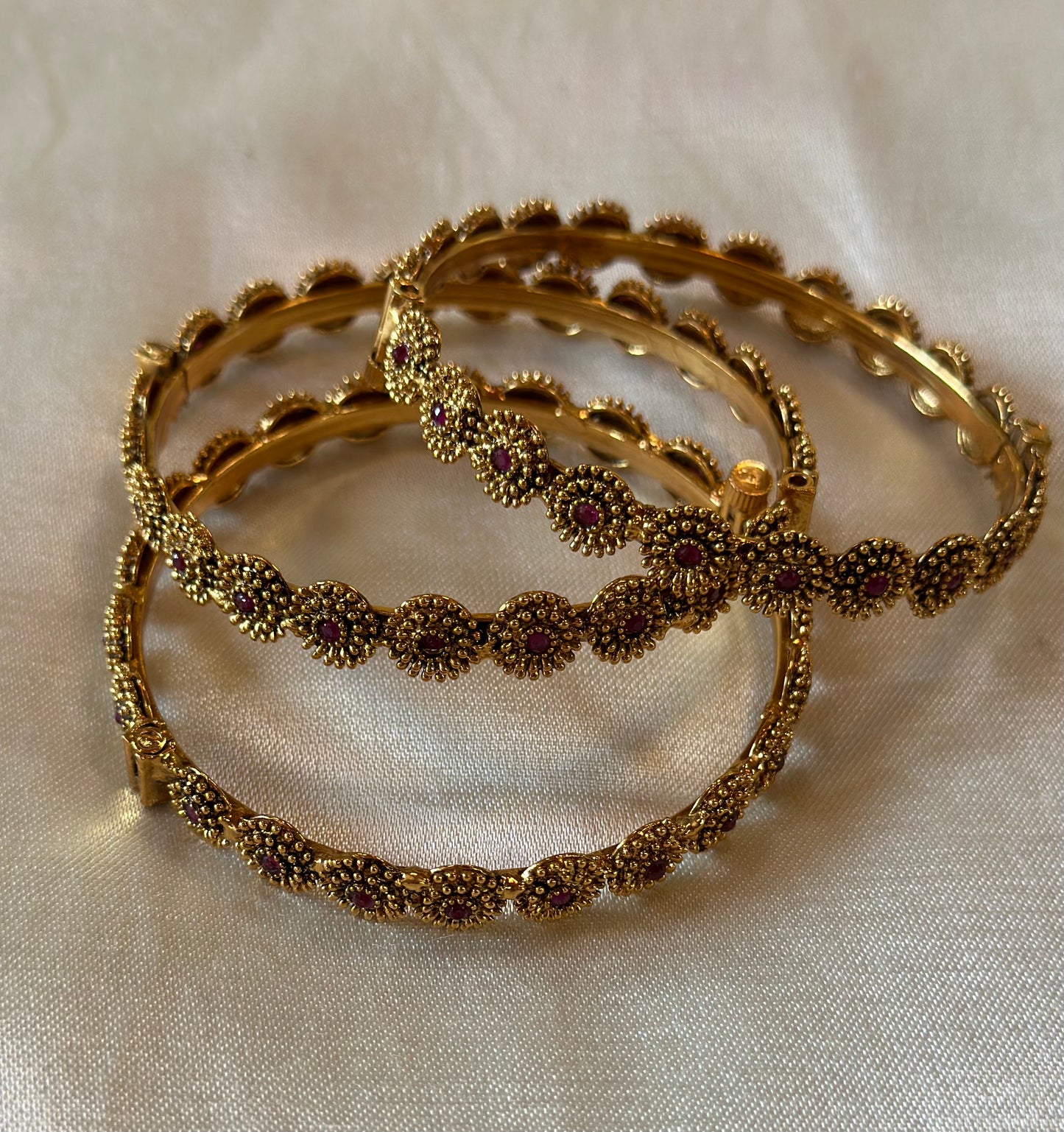 GAYATRI BANGLES