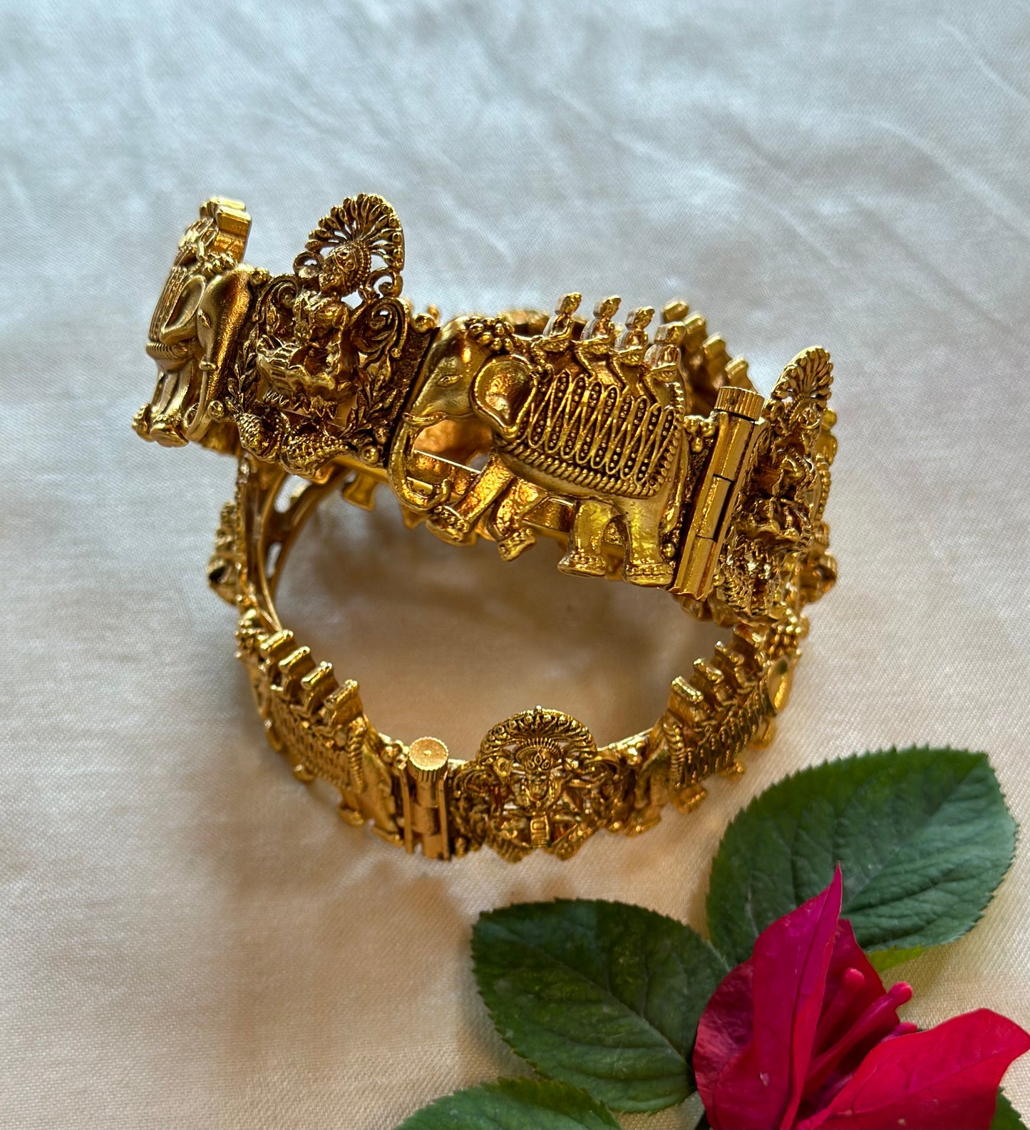 HEMANGI BANGLES