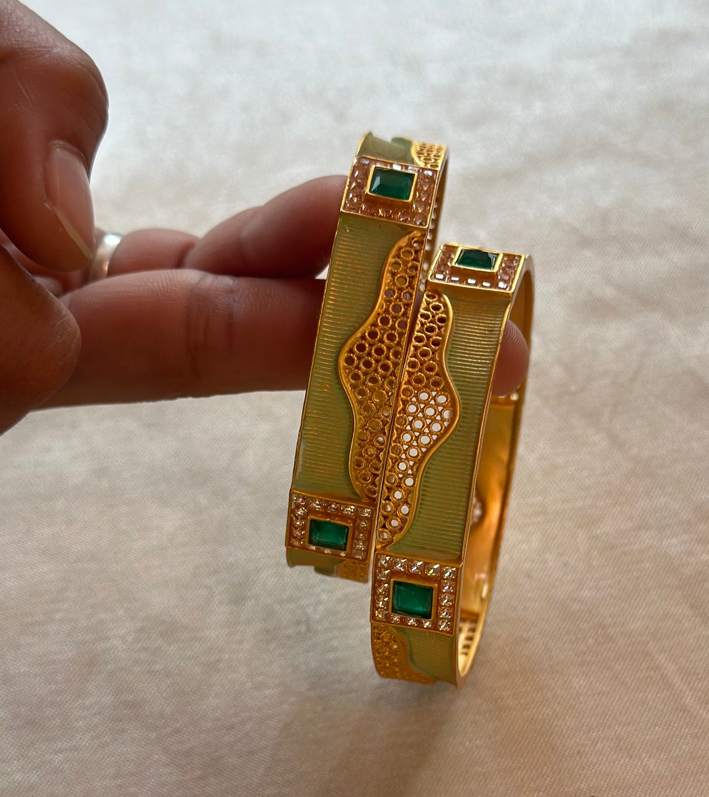 NITYA BANGLES